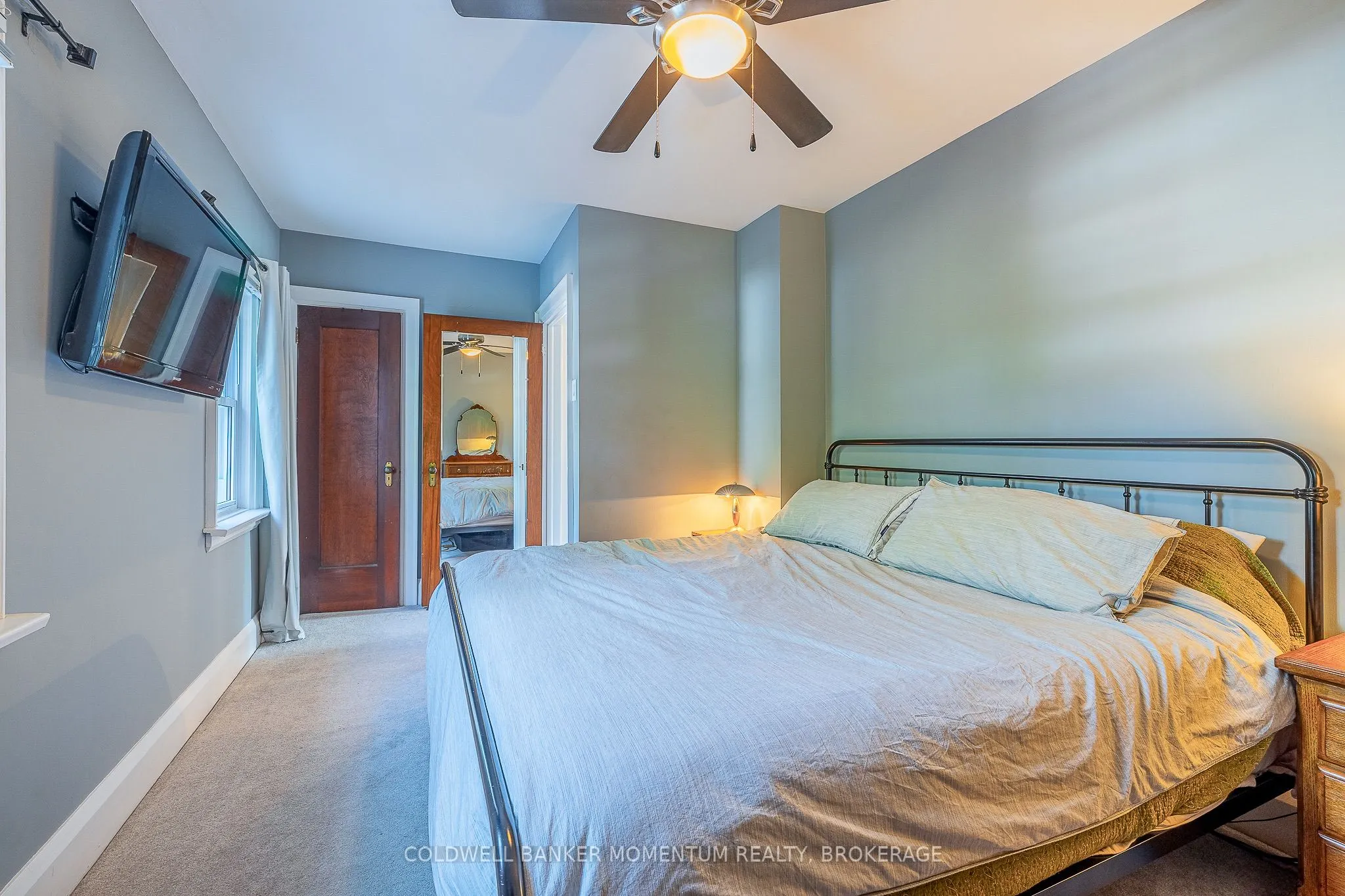 21 Carleton Street S