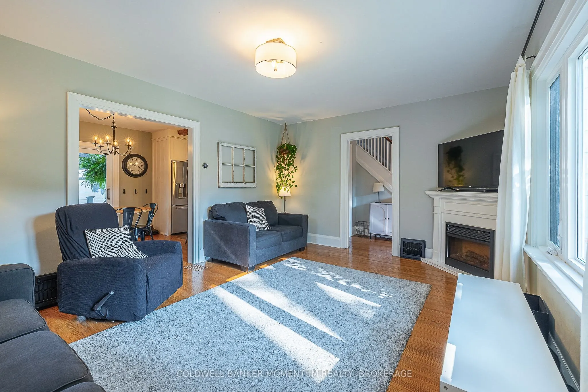 21 Carleton Street S