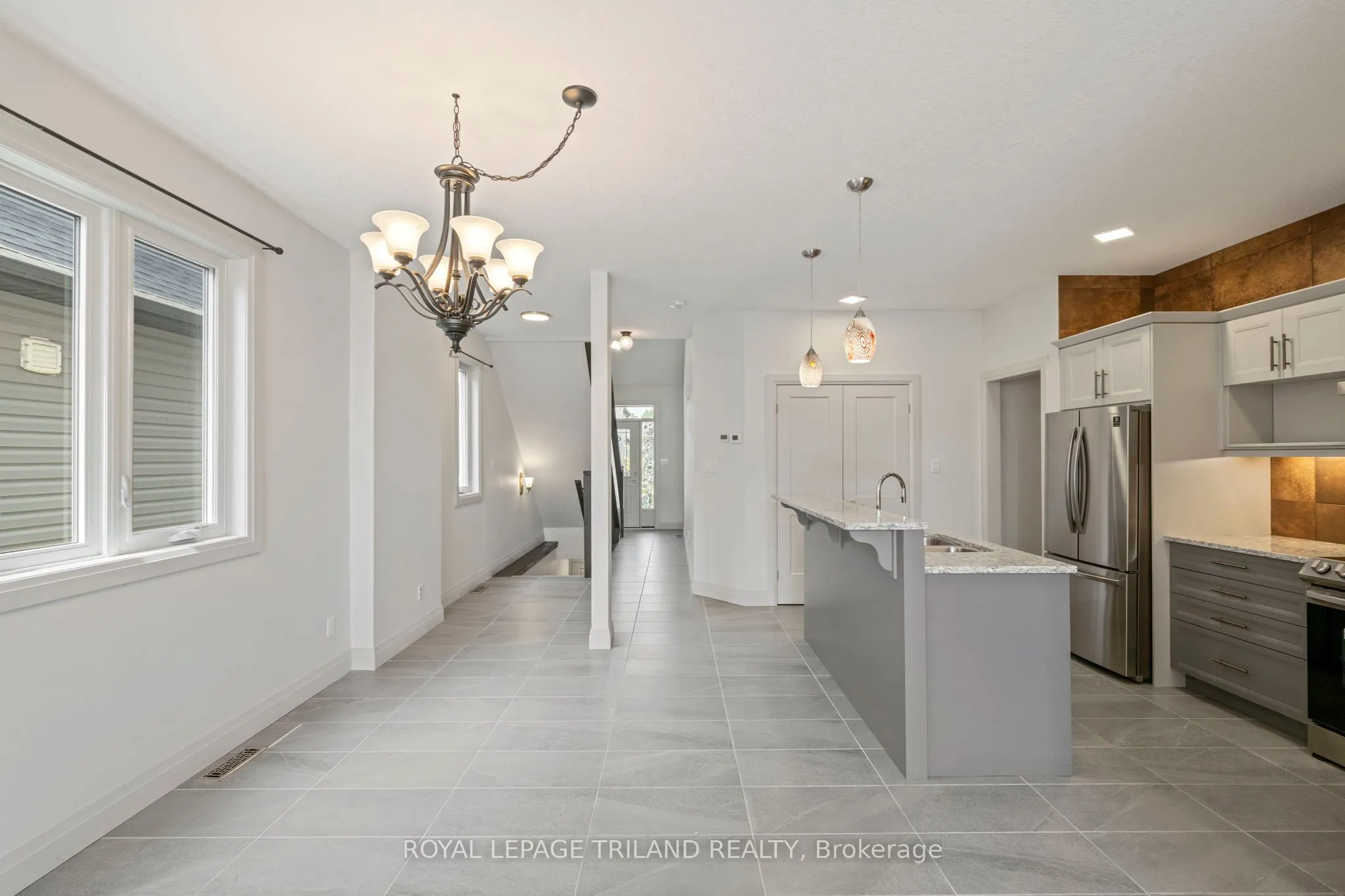54 Compass Trail W