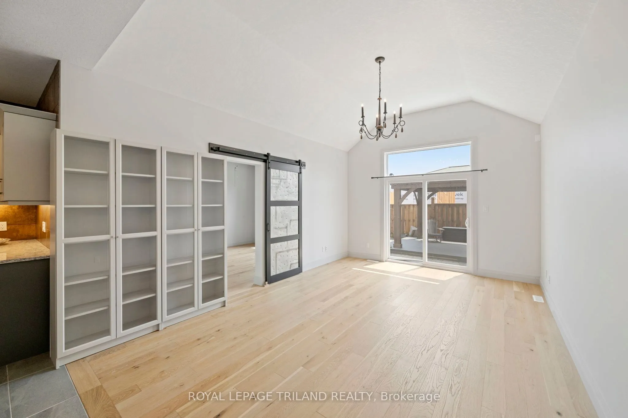 54 Compass Trail W