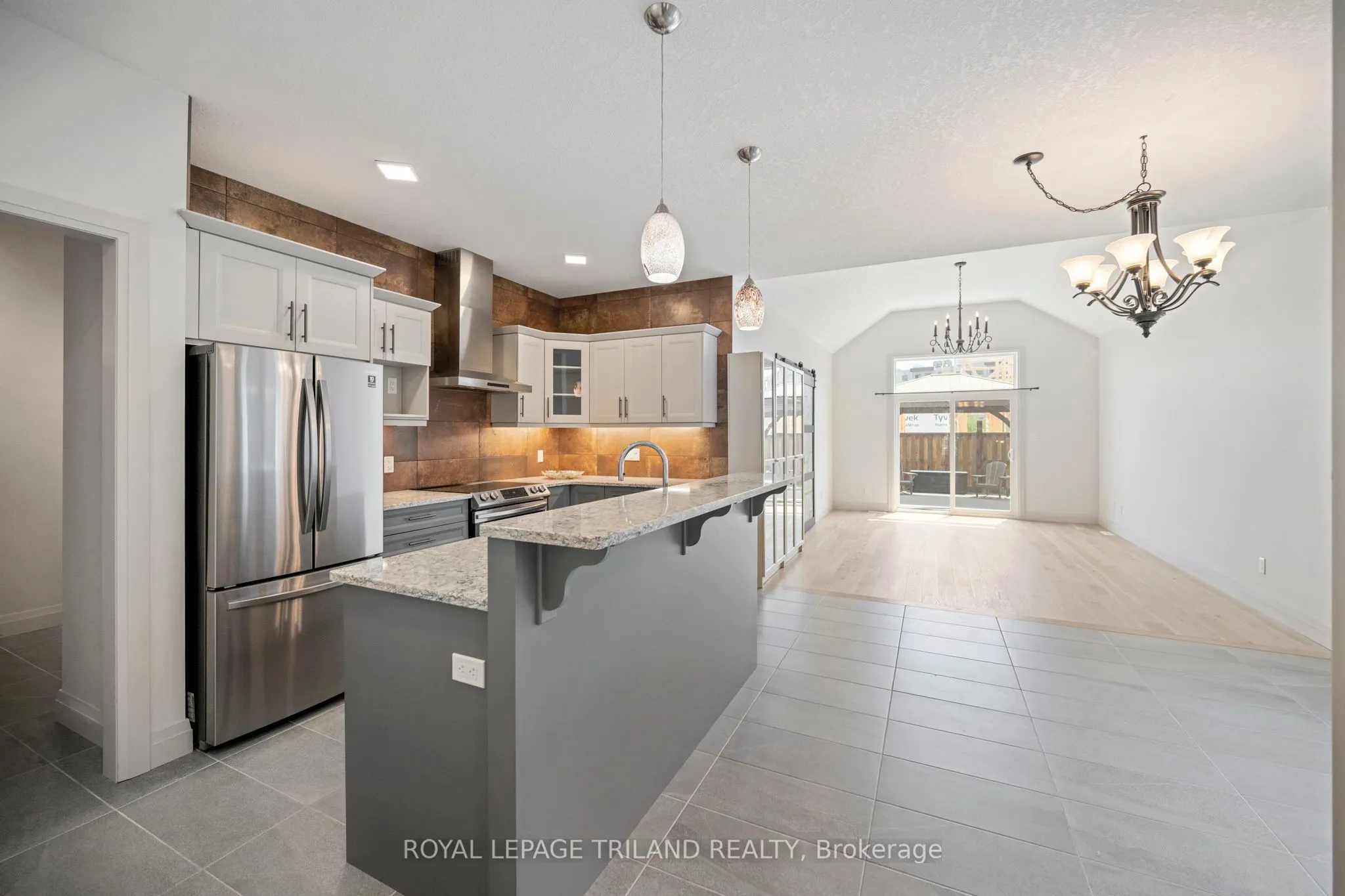 54 Compass Trail W