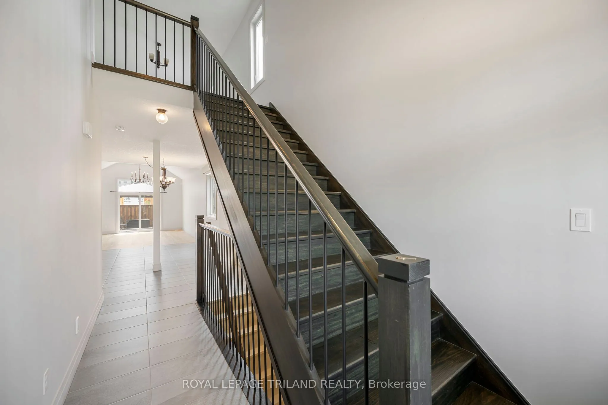54 Compass Trail W