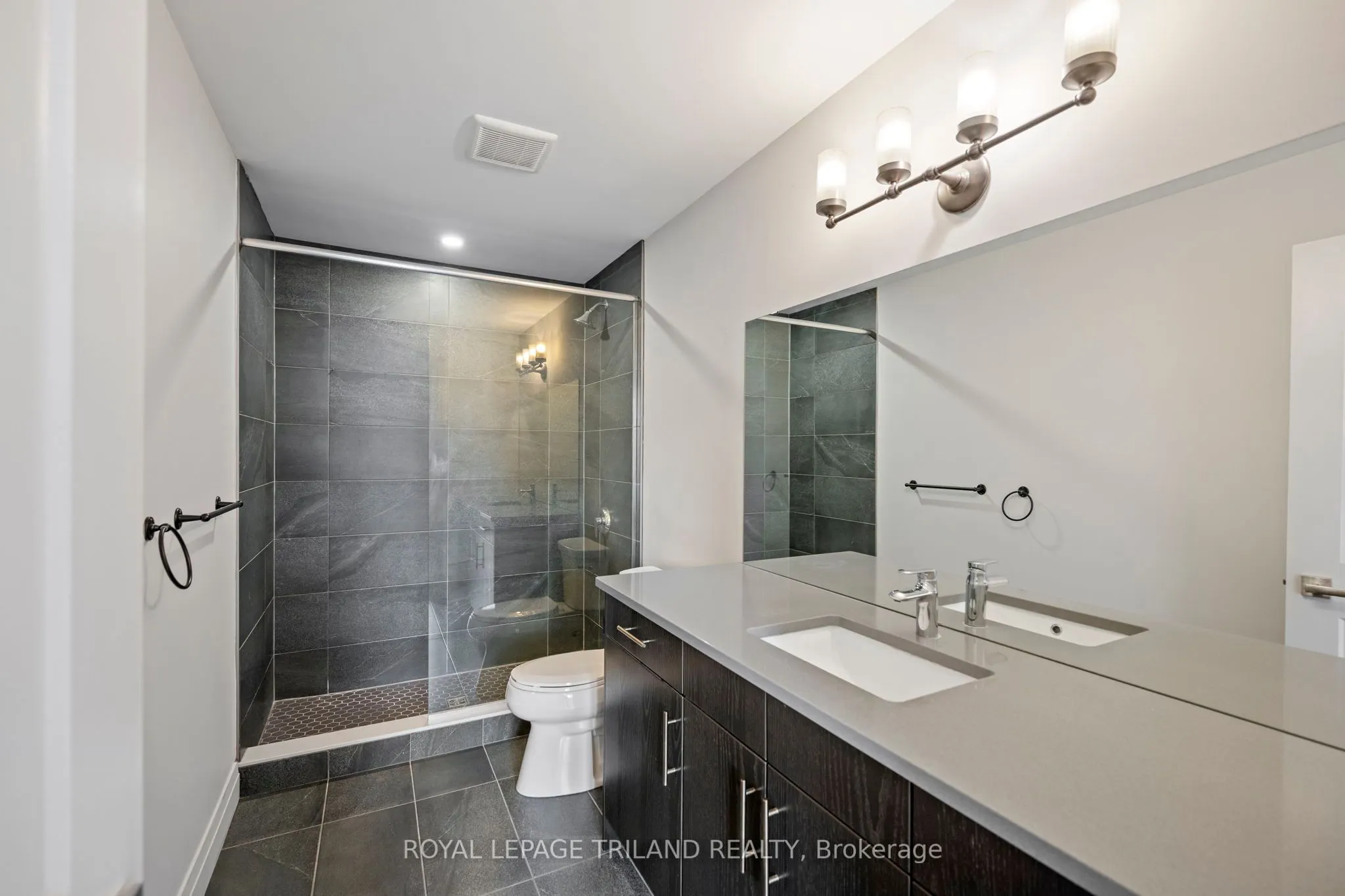 54 Compass Trail W