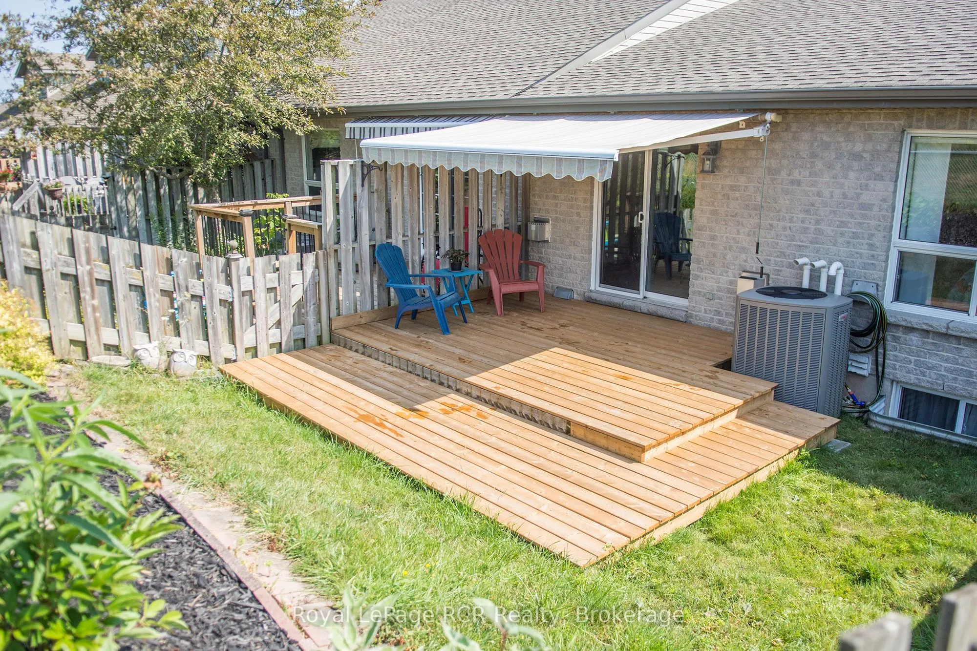 872 9TH A East Avenue