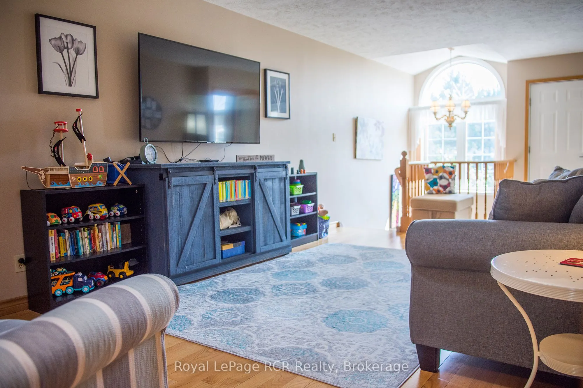 872 9TH A East Avenue