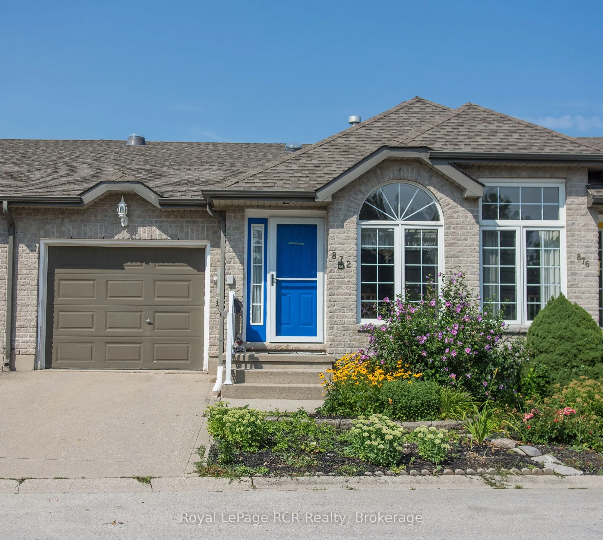 872 9TH A East Avenue