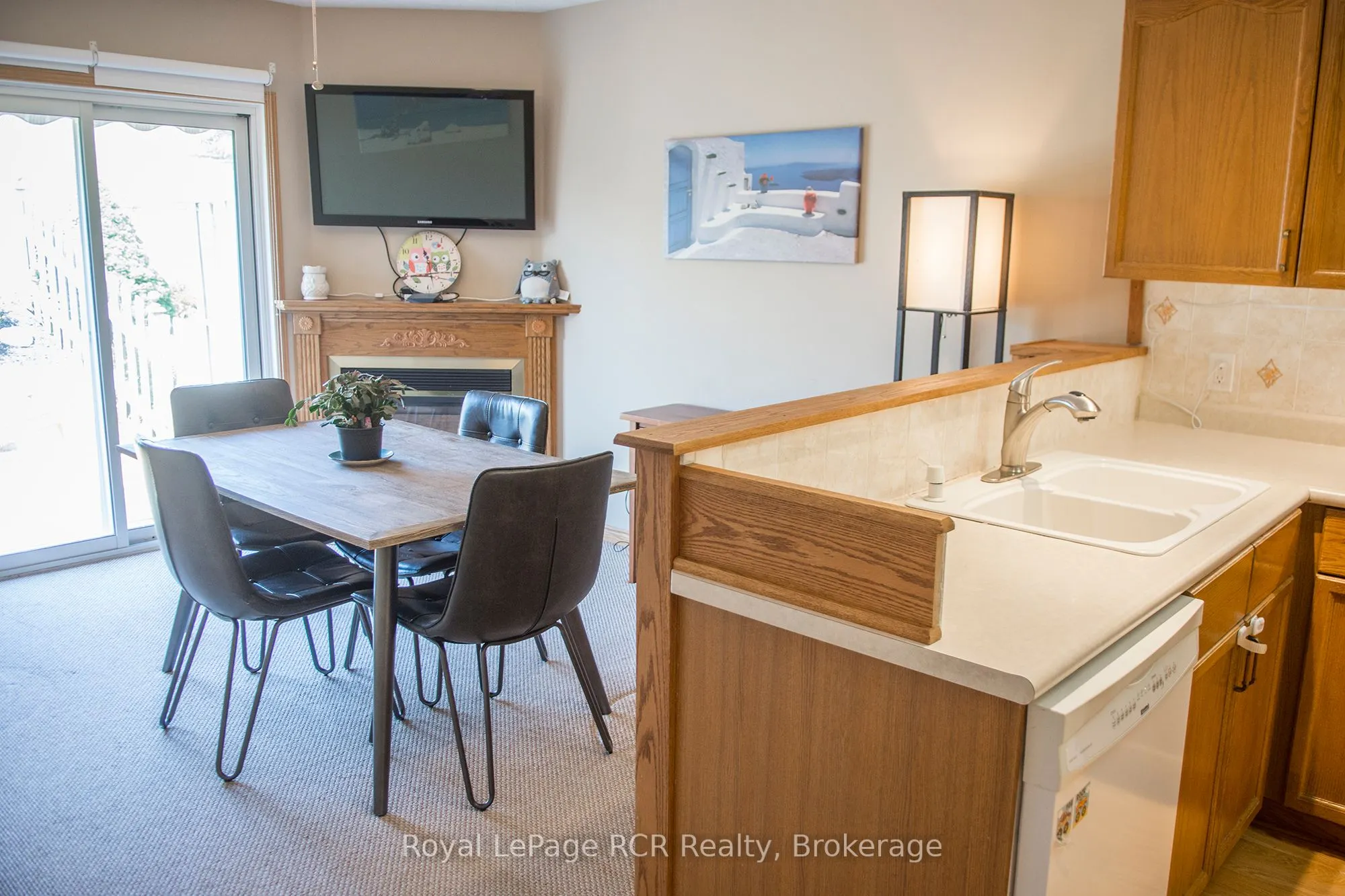 872 9TH A East Avenue