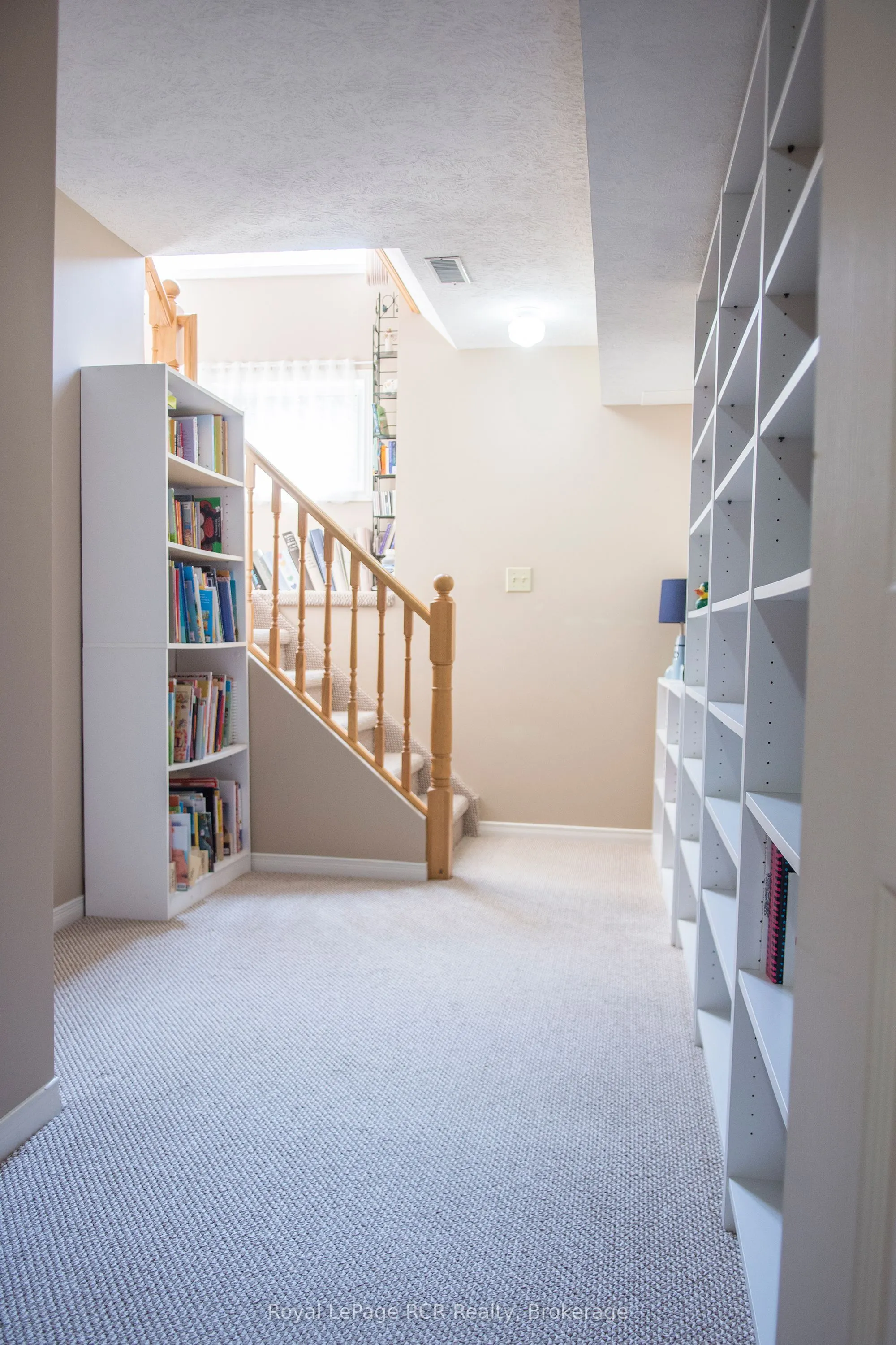 872 9TH A East Avenue