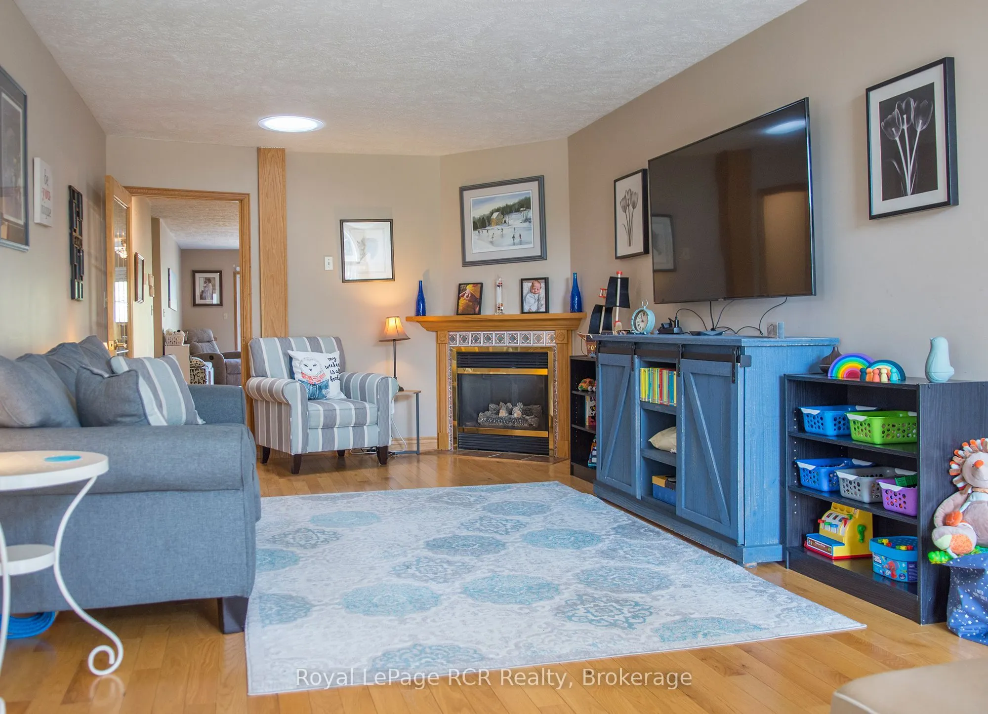 872 9TH A East Avenue