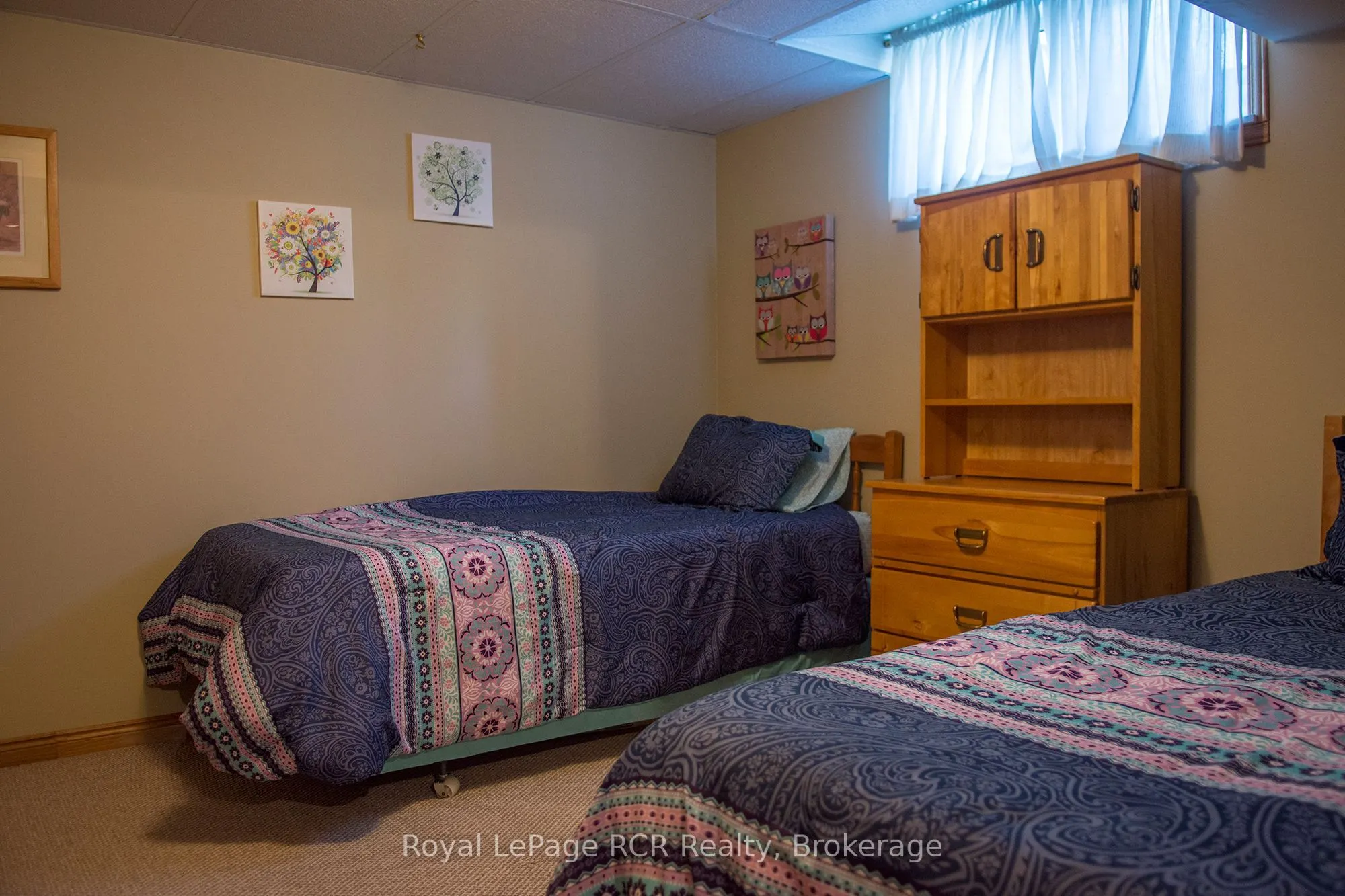 872 9TH A East Avenue