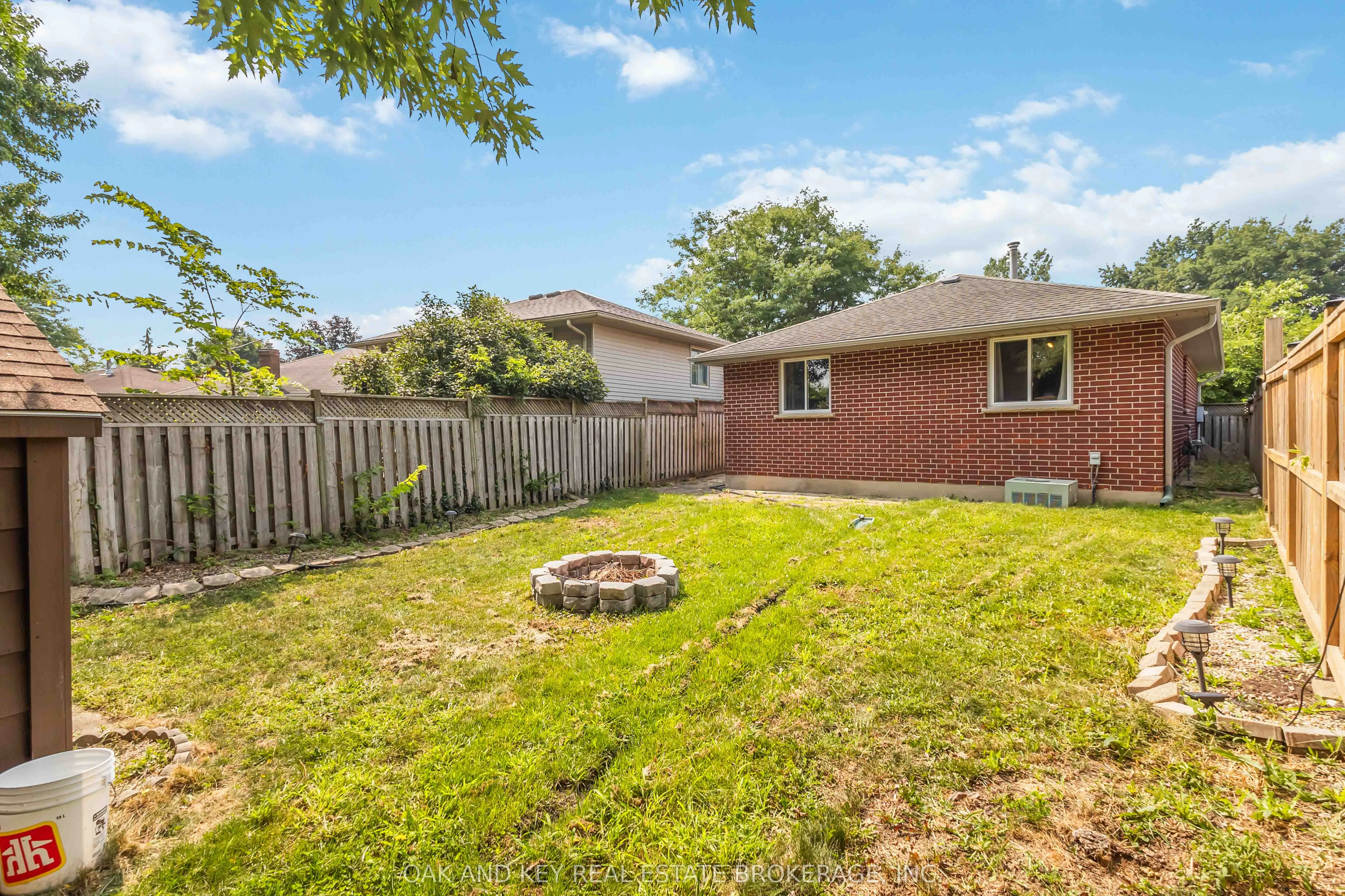 6 WEYMOUTH Drive