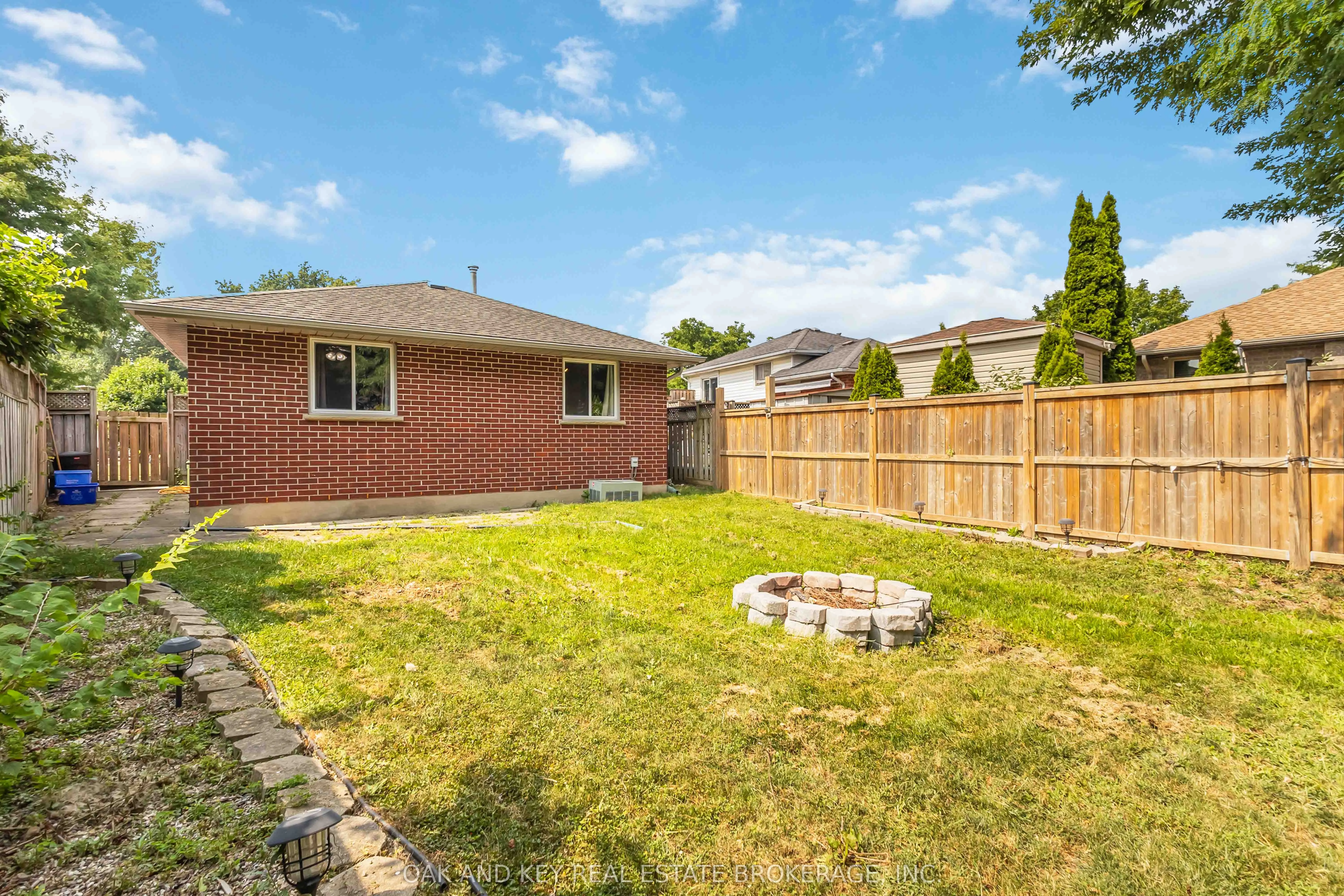 6 WEYMOUTH Drive