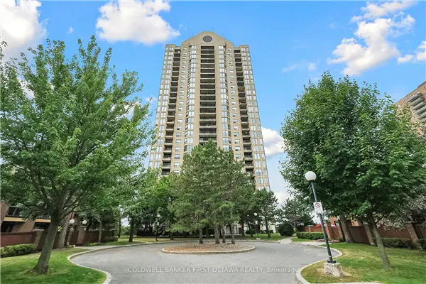 545 St Laurent Boulevard, #403