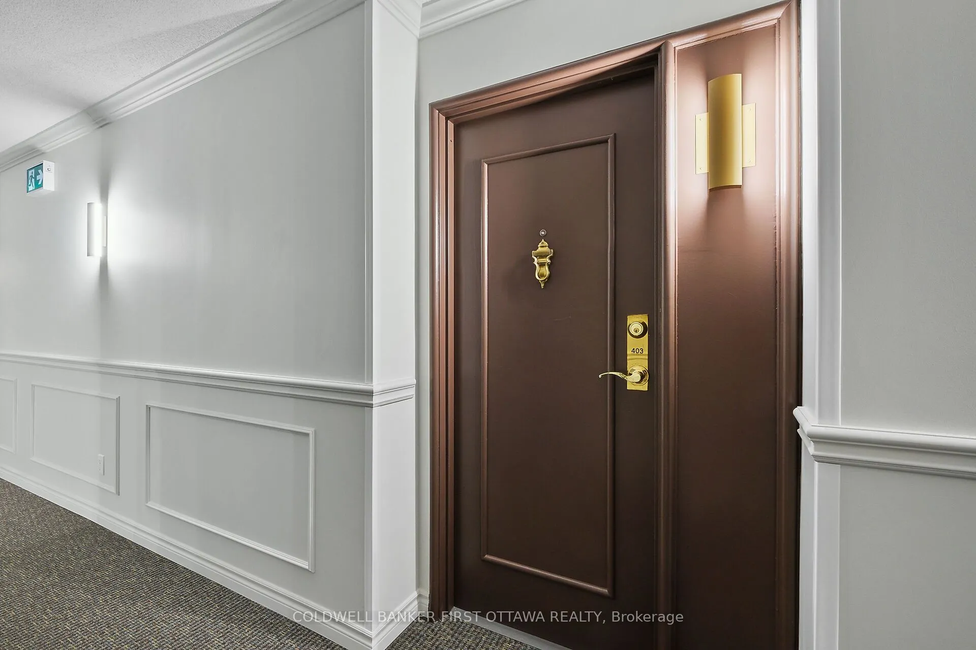 545 St Laurent Boulevard, #403
