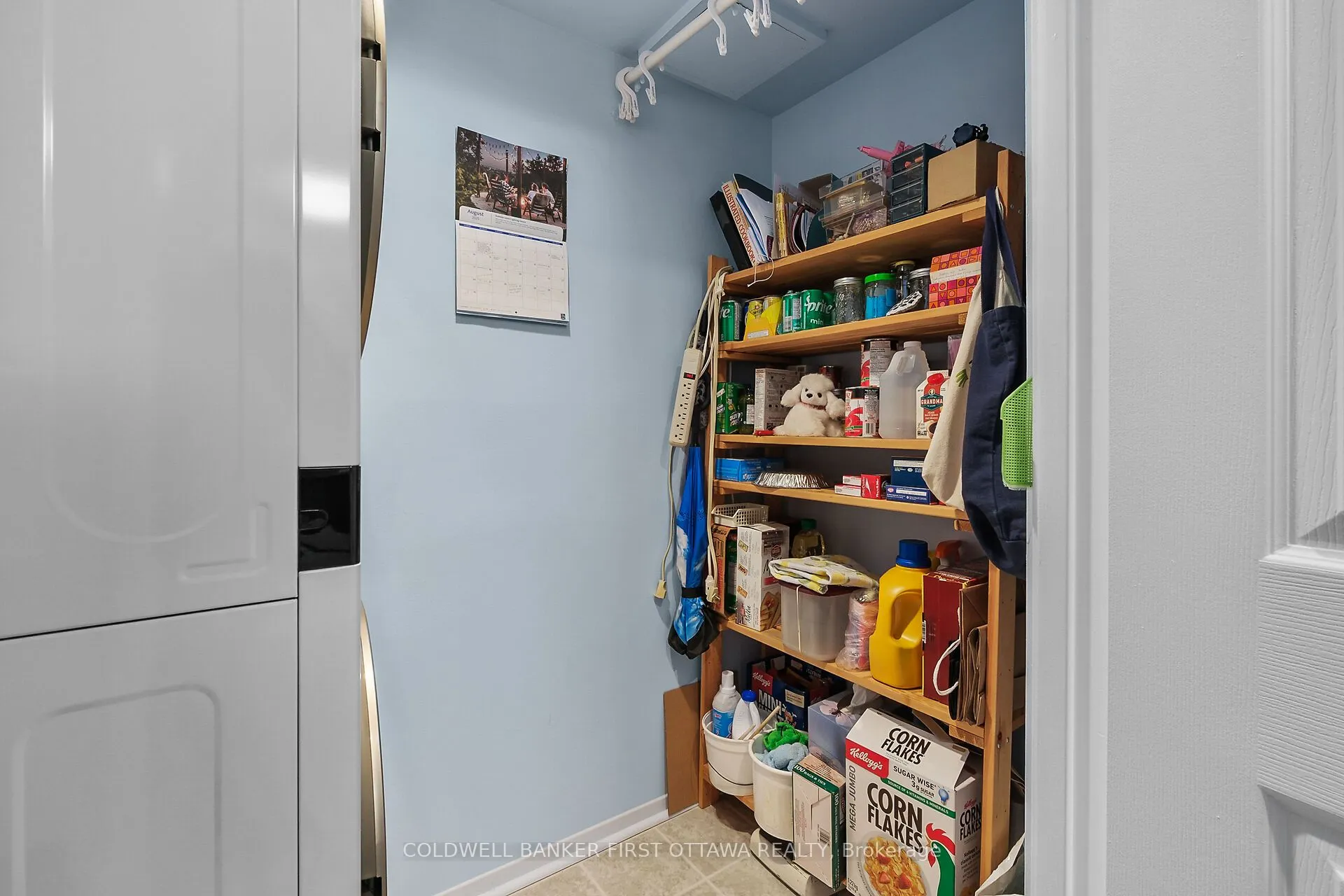 545 St Laurent Boulevard, #403