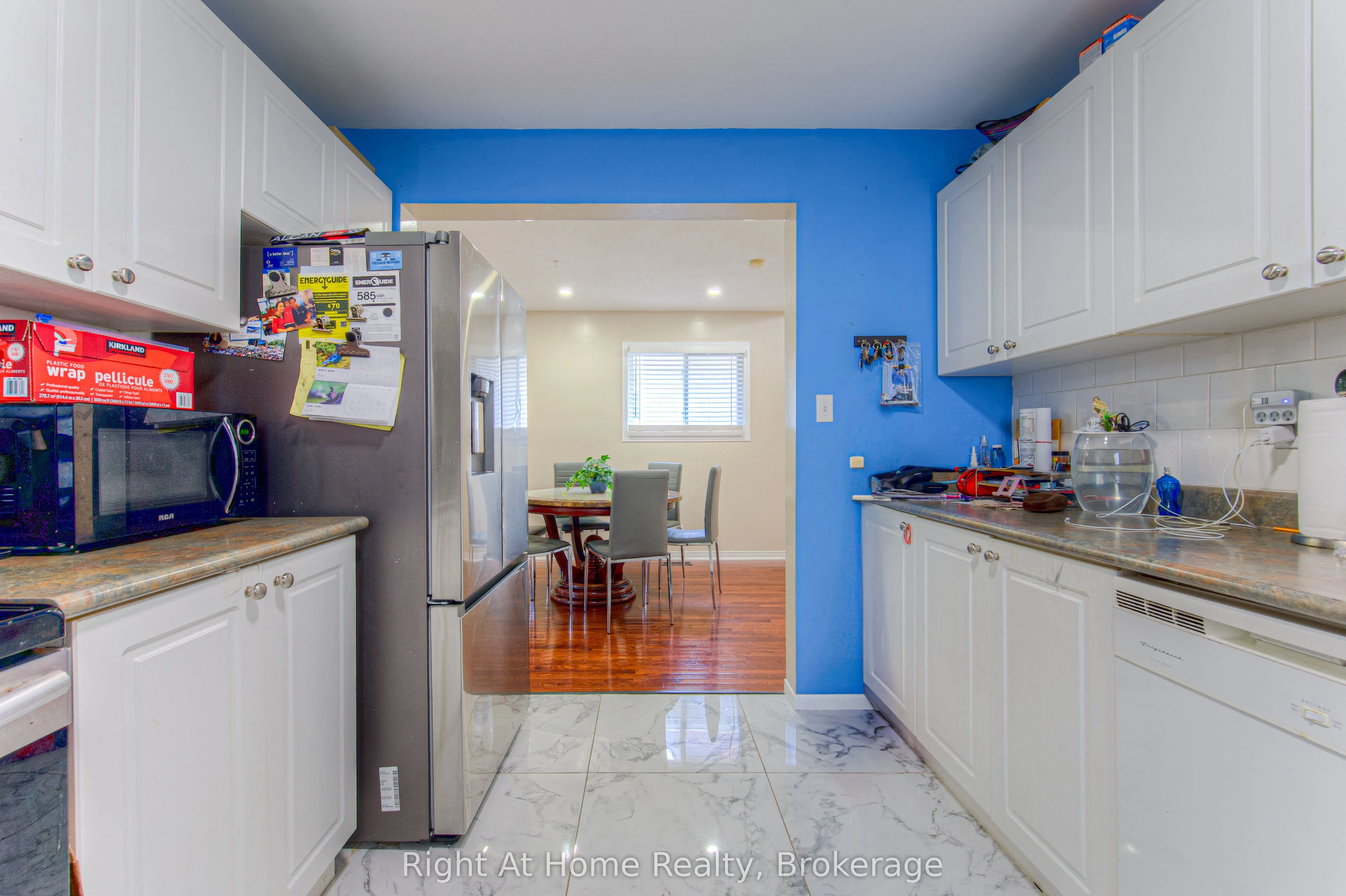 304 Barton Street W