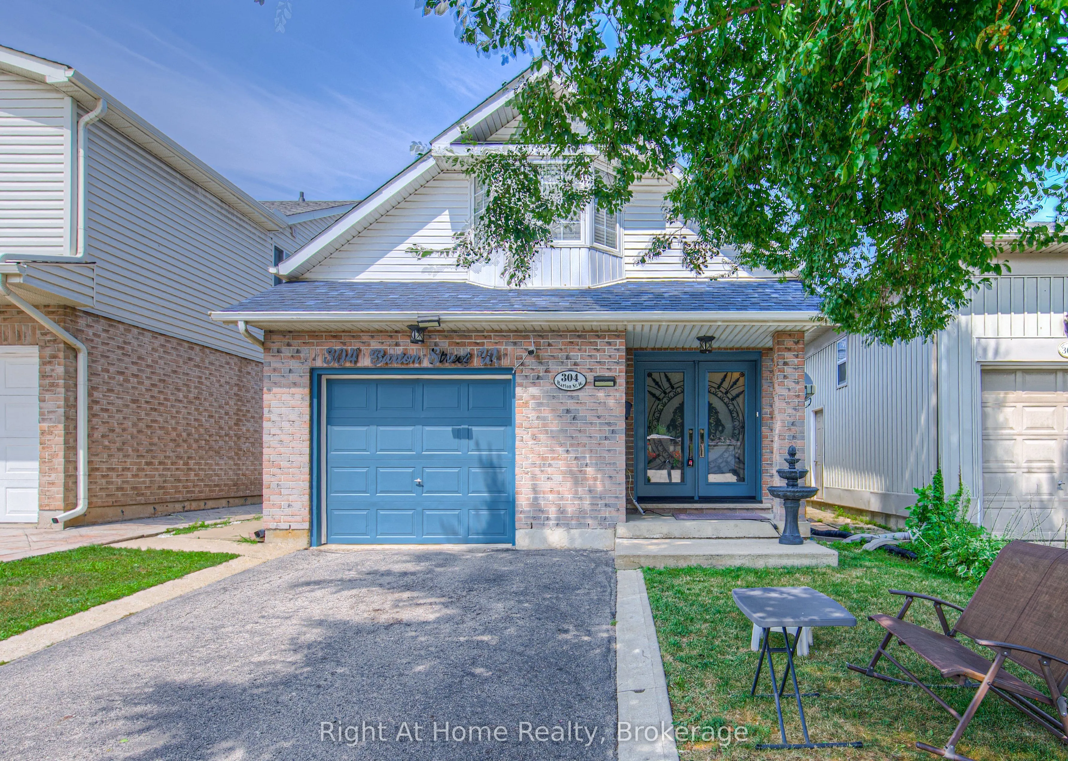 304 Barton Street W