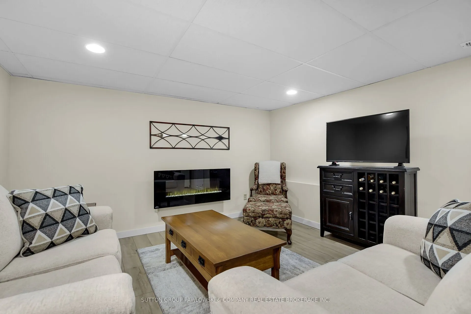 539 Viscount Road
