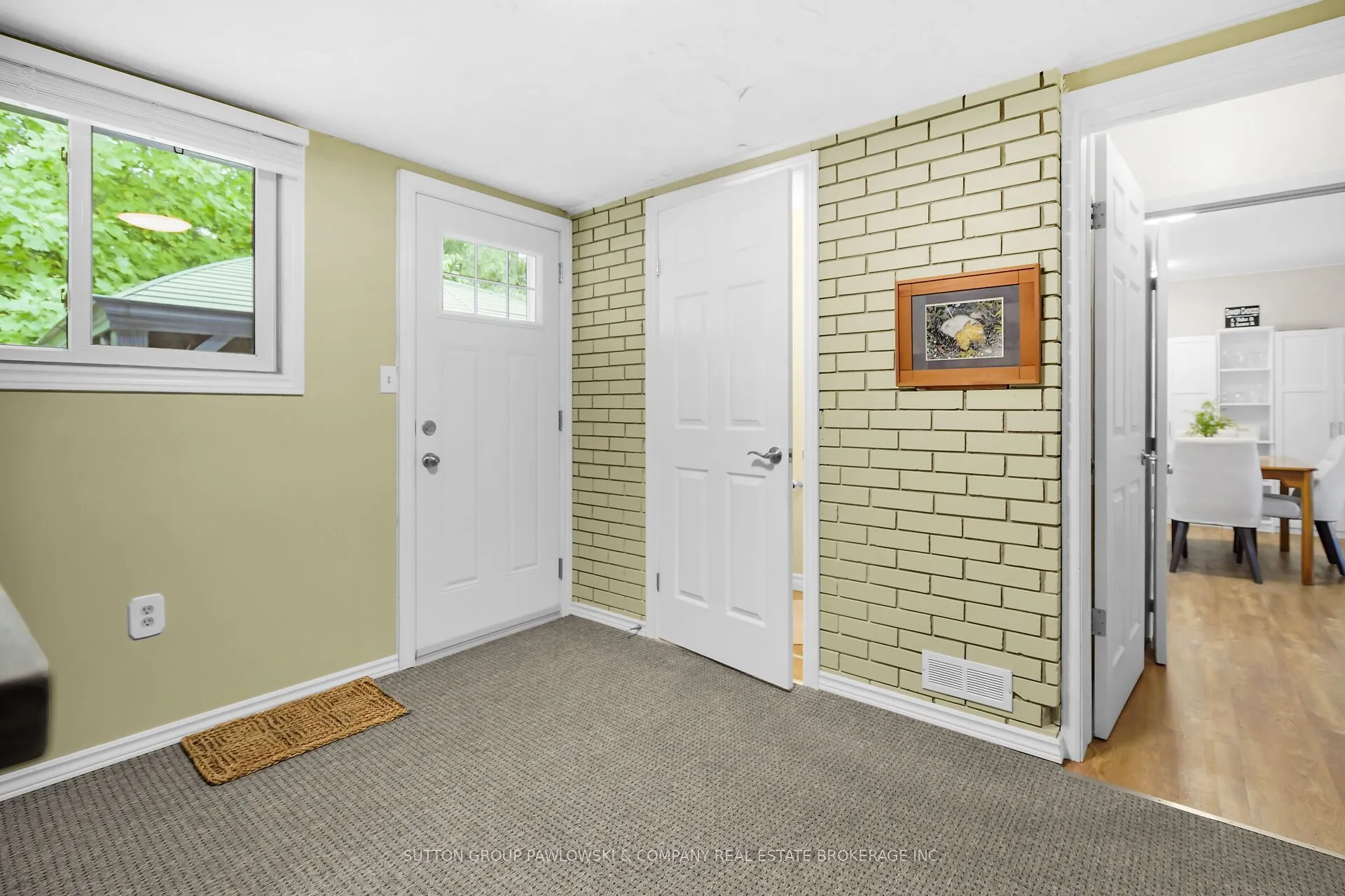 539 Viscount Road