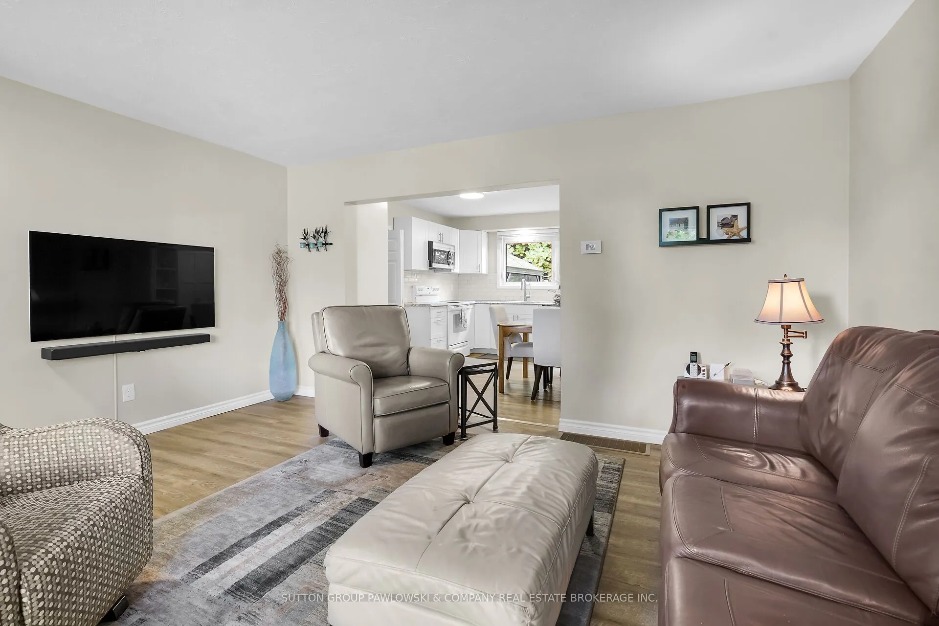 539 Viscount Road
