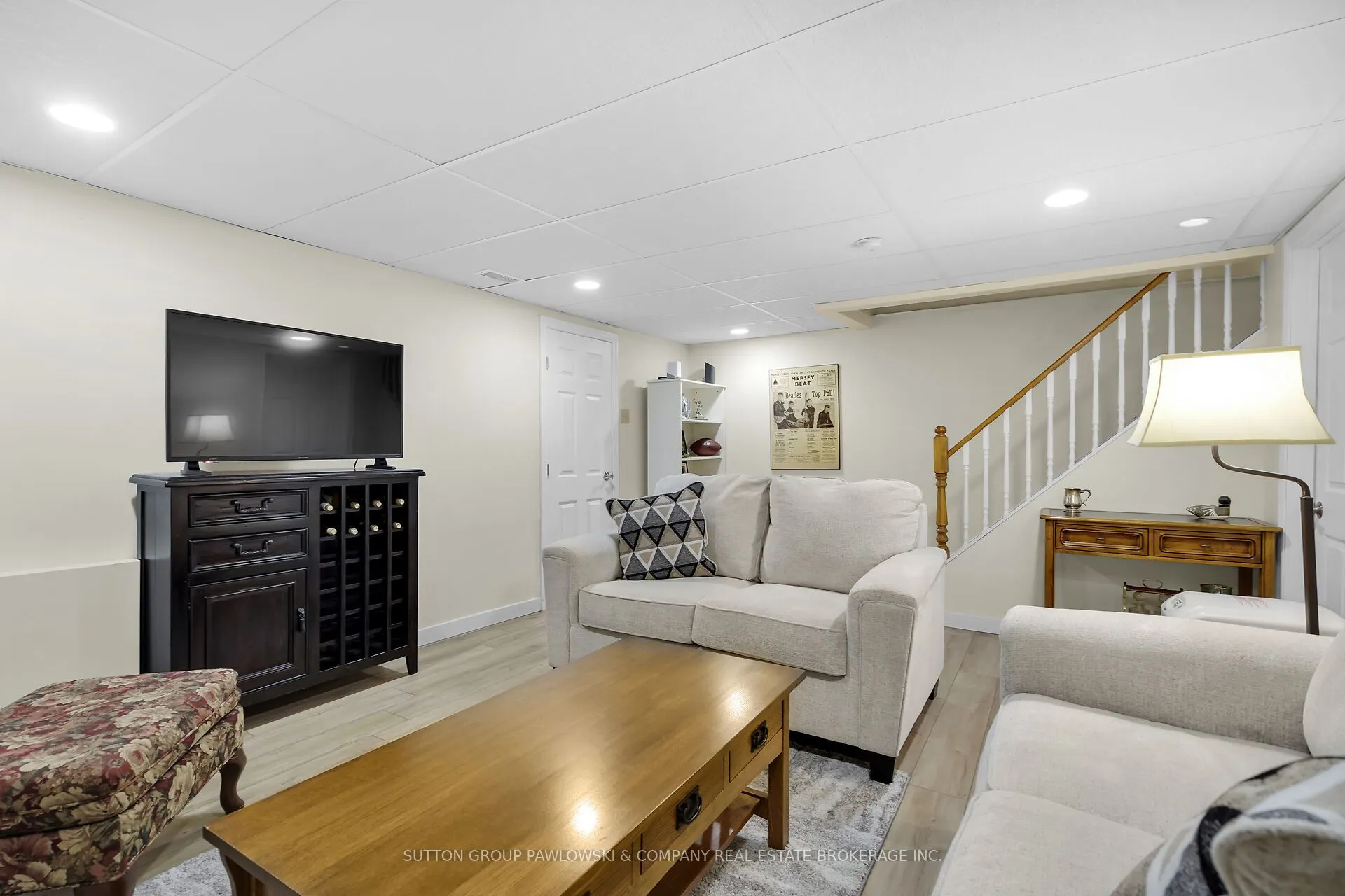 539 Viscount Road