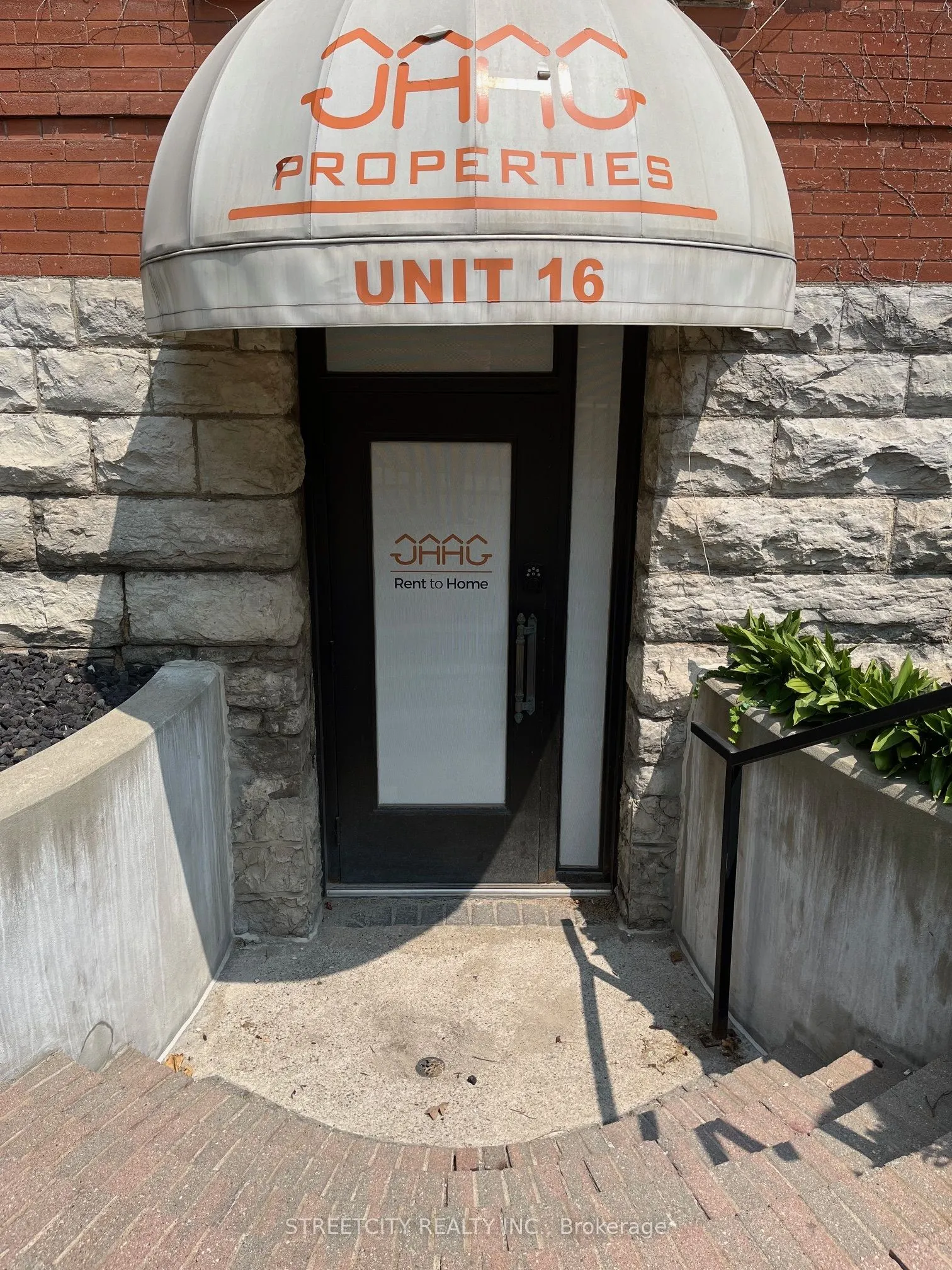 440 Wellington Street, #16