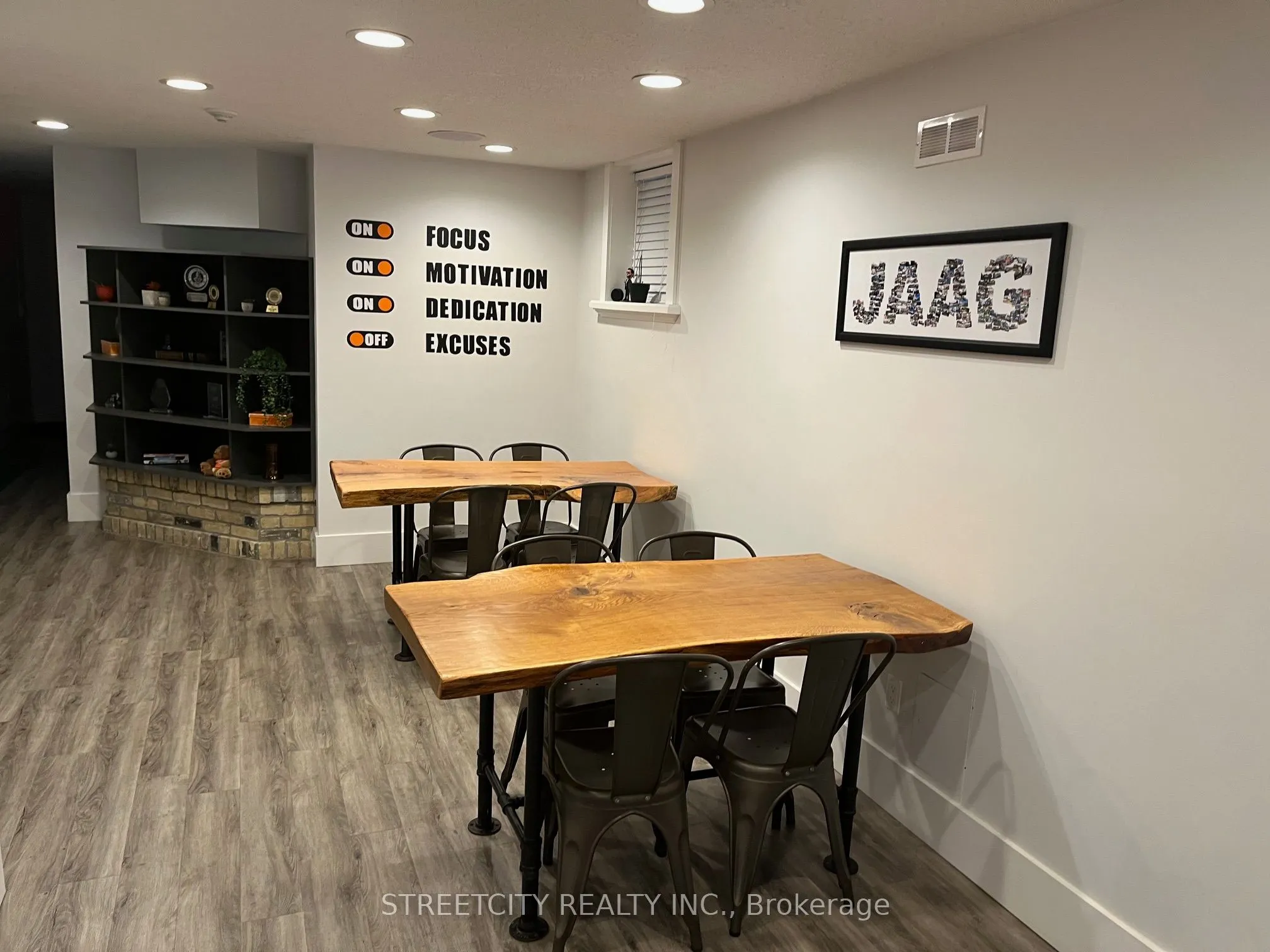 440 Wellington Street, #16