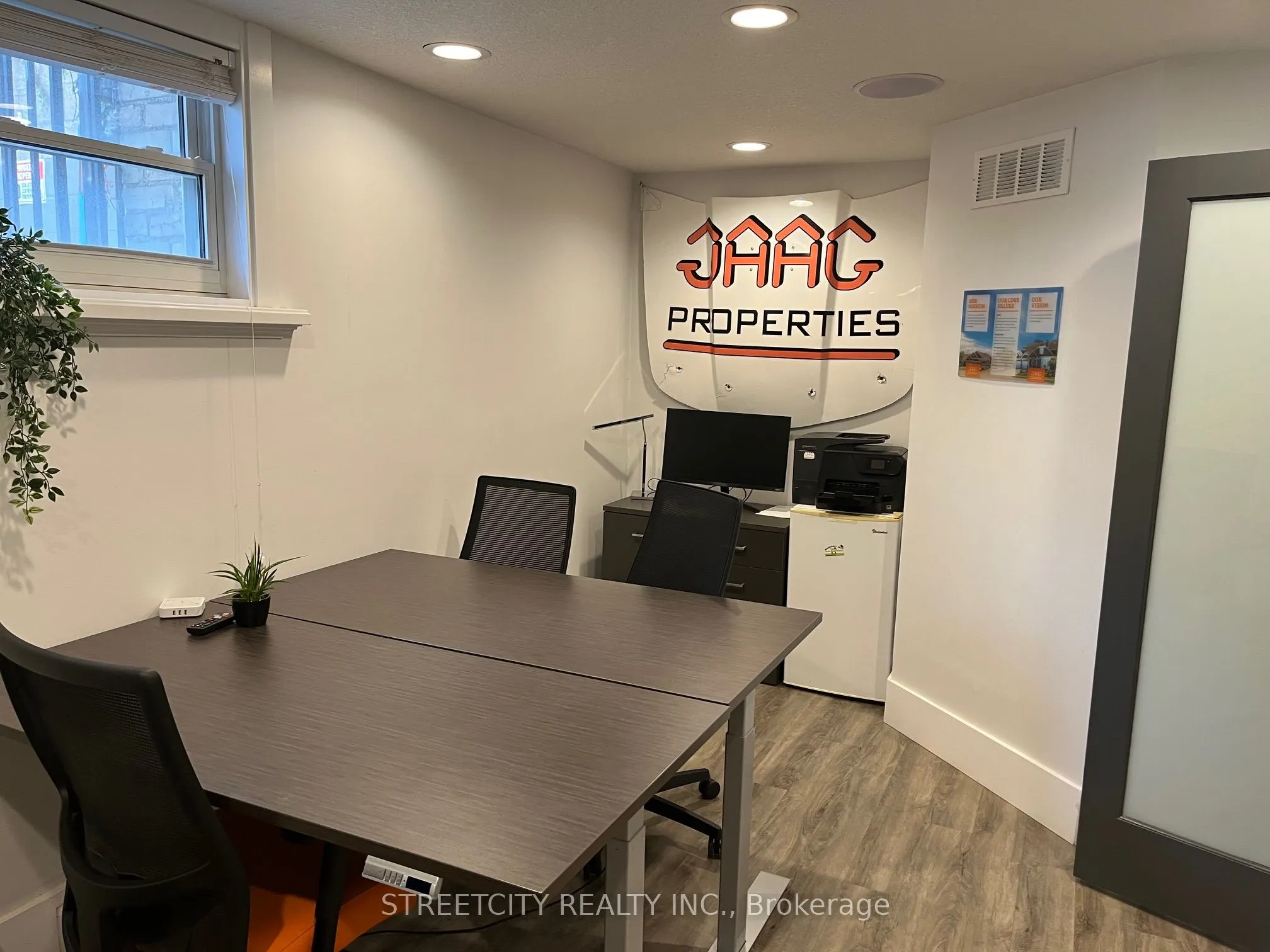 440 Wellington Street, #16