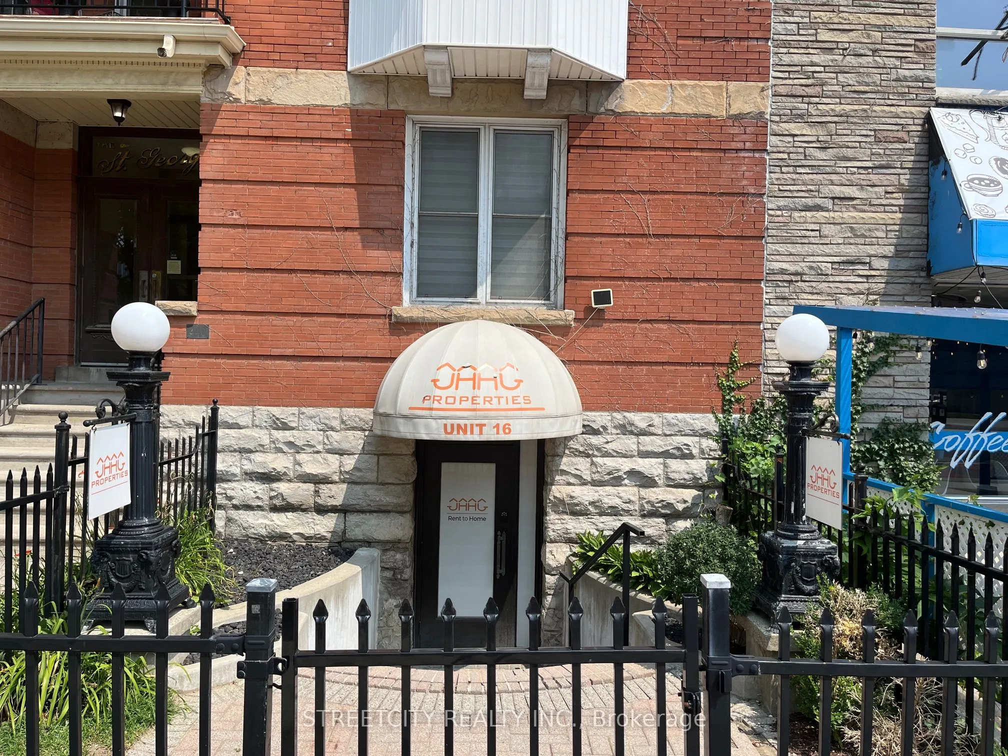 440 Wellington Street, #16