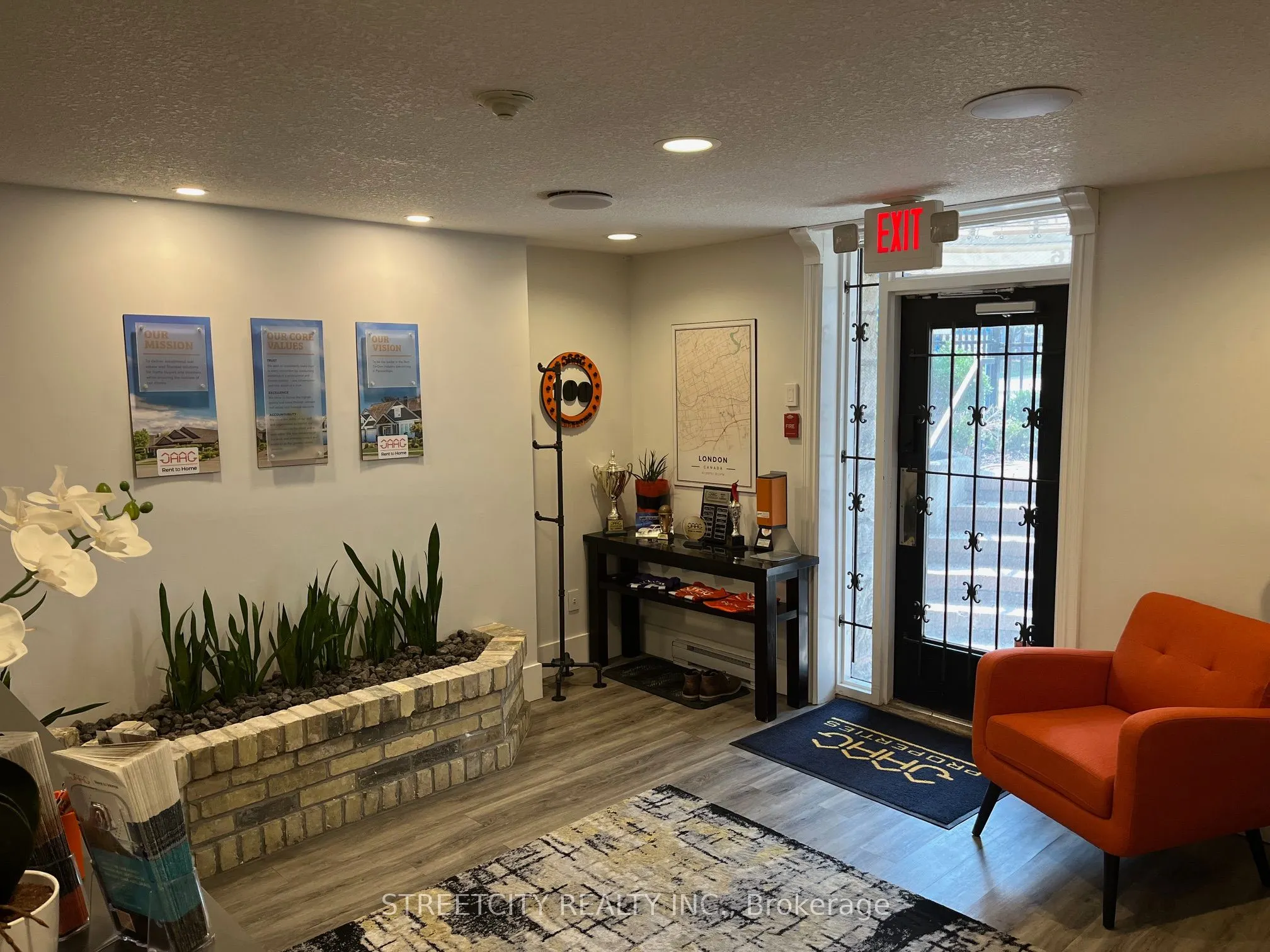 440 Wellington Street, #16