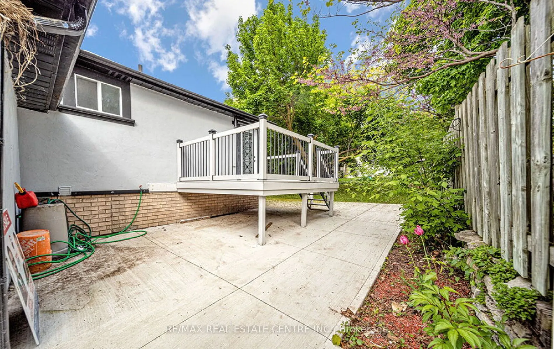 211 Dunsdon Street