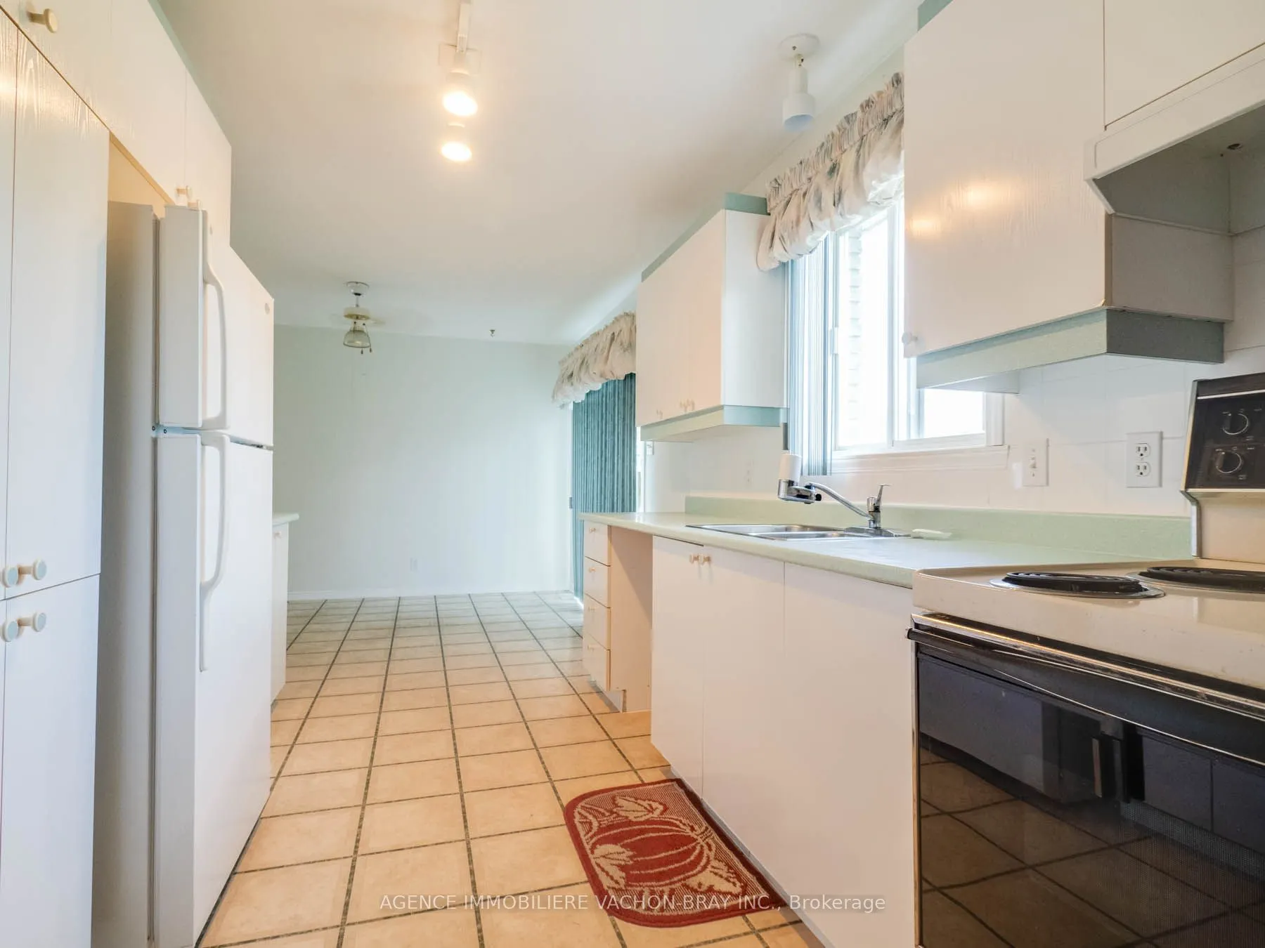 53 Sandfield Avenue N