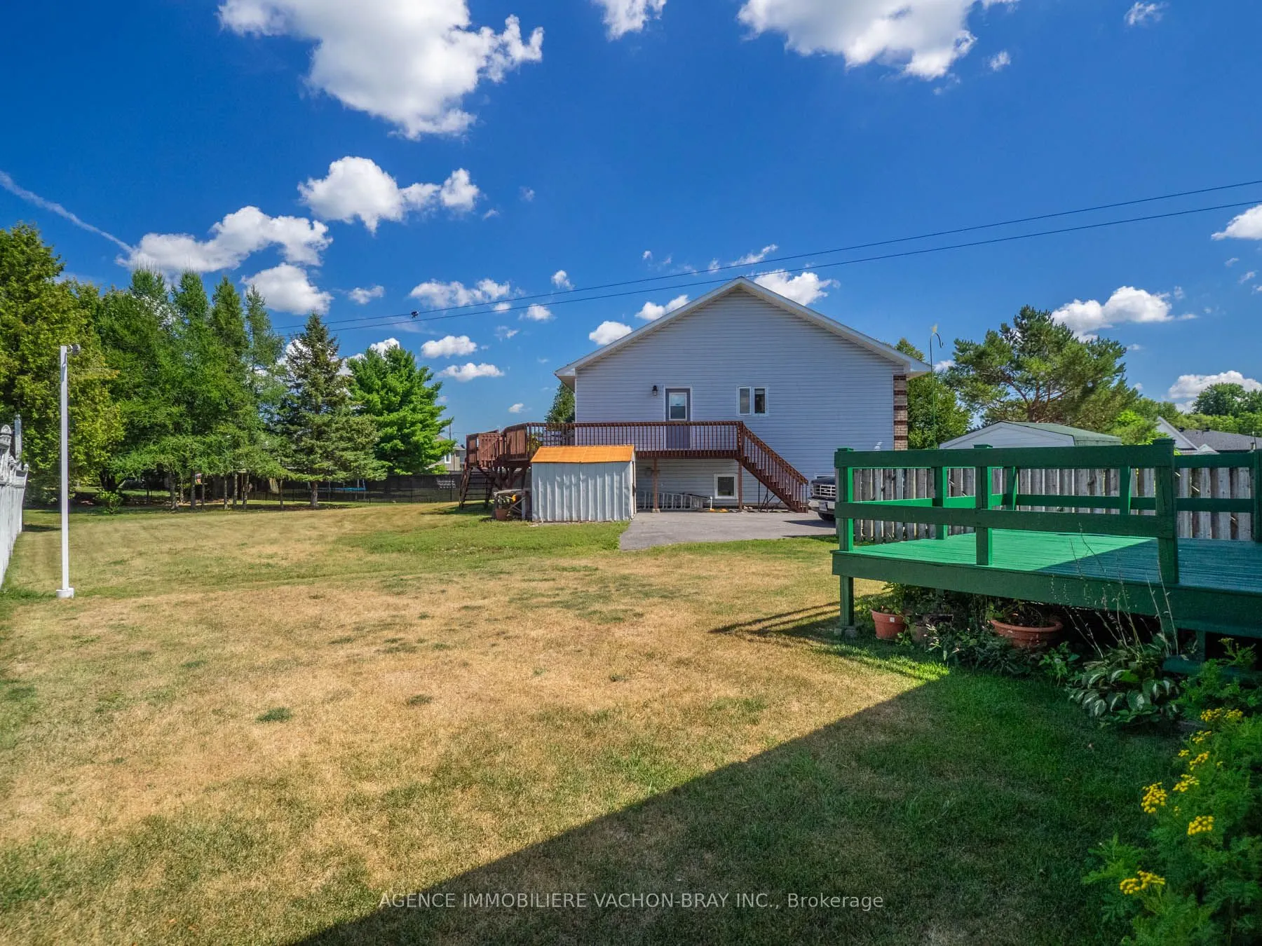 53 Sandfield Avenue N