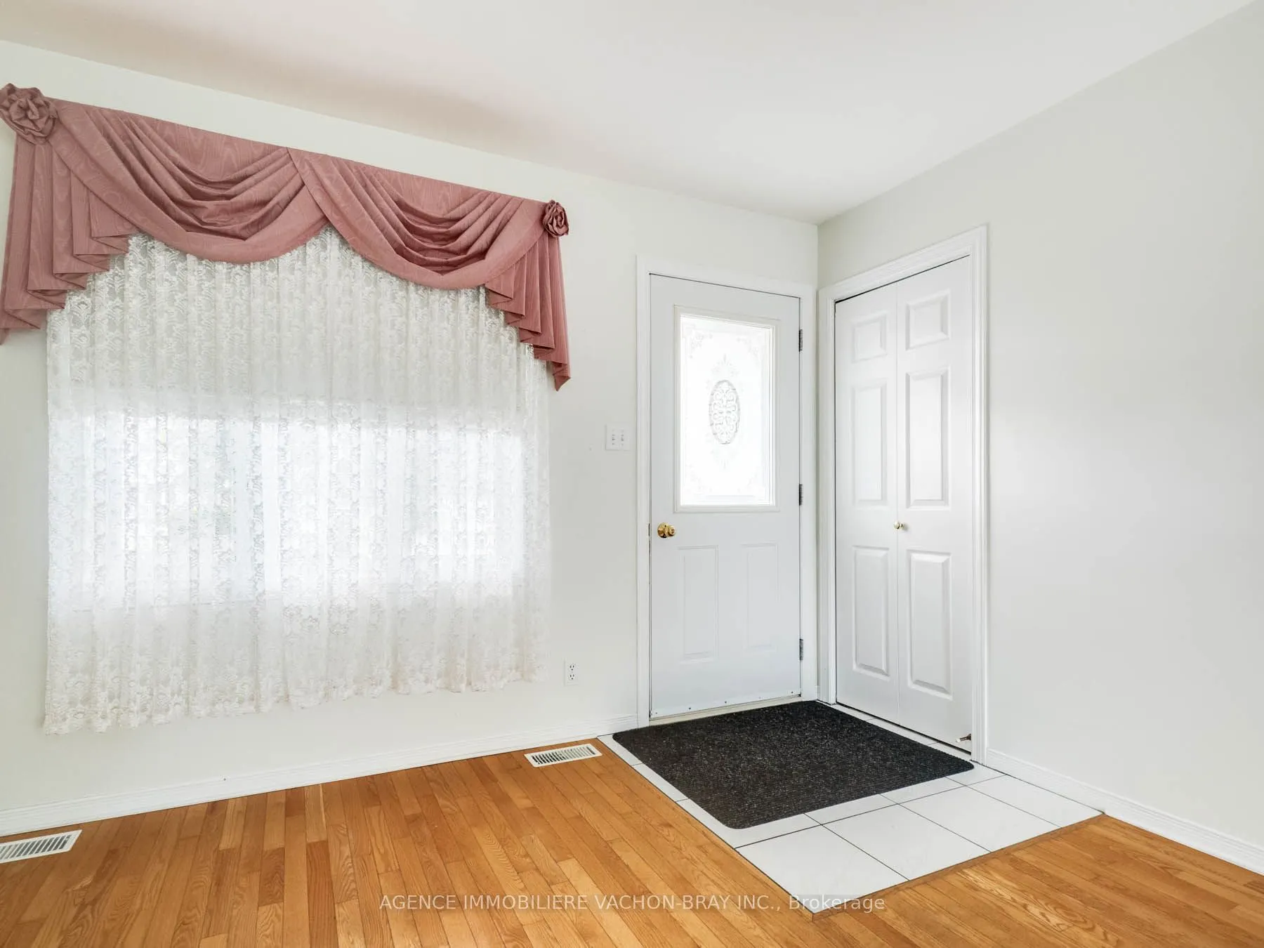 53 Sandfield Avenue N