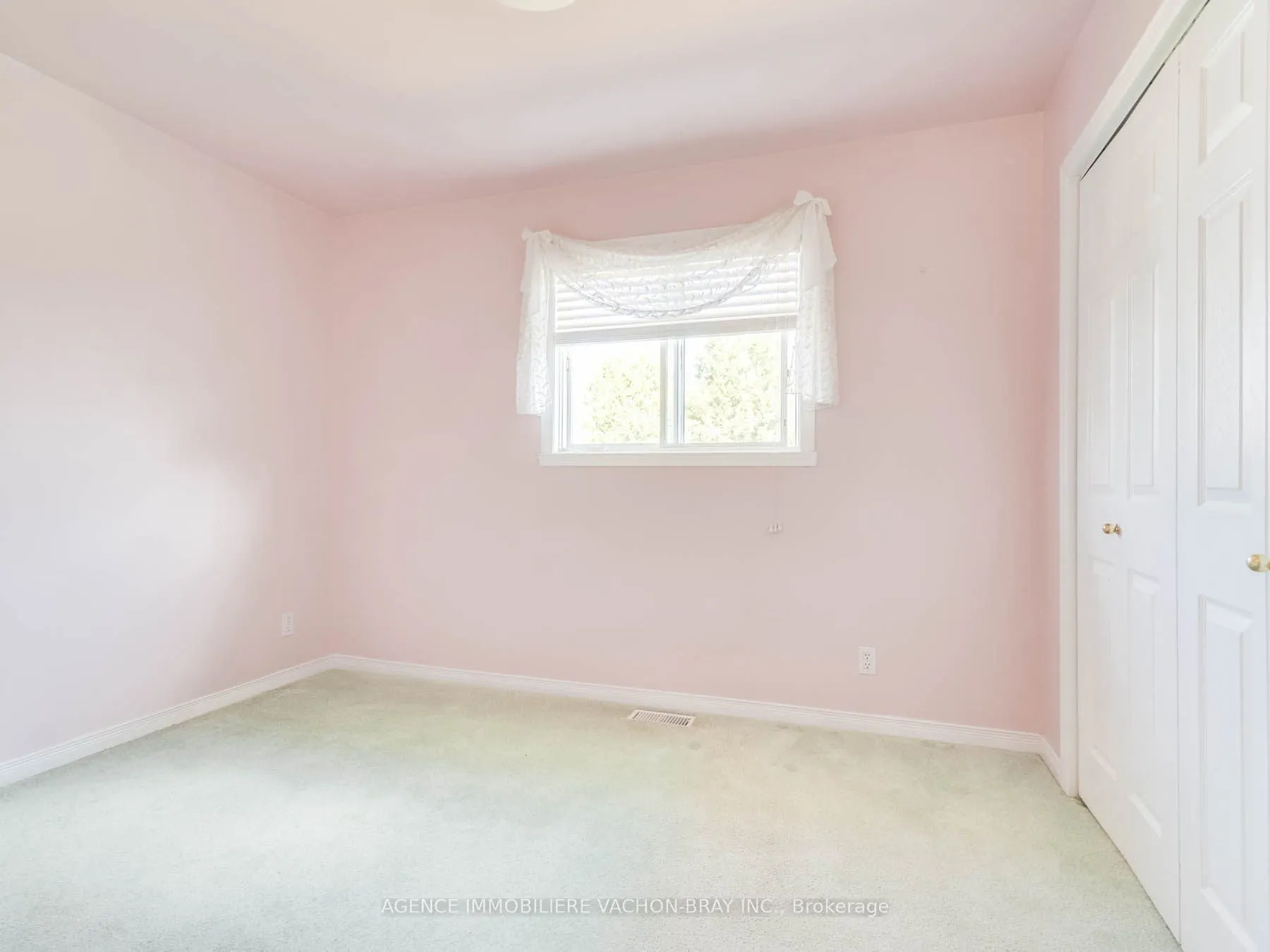 53 Sandfield Avenue N