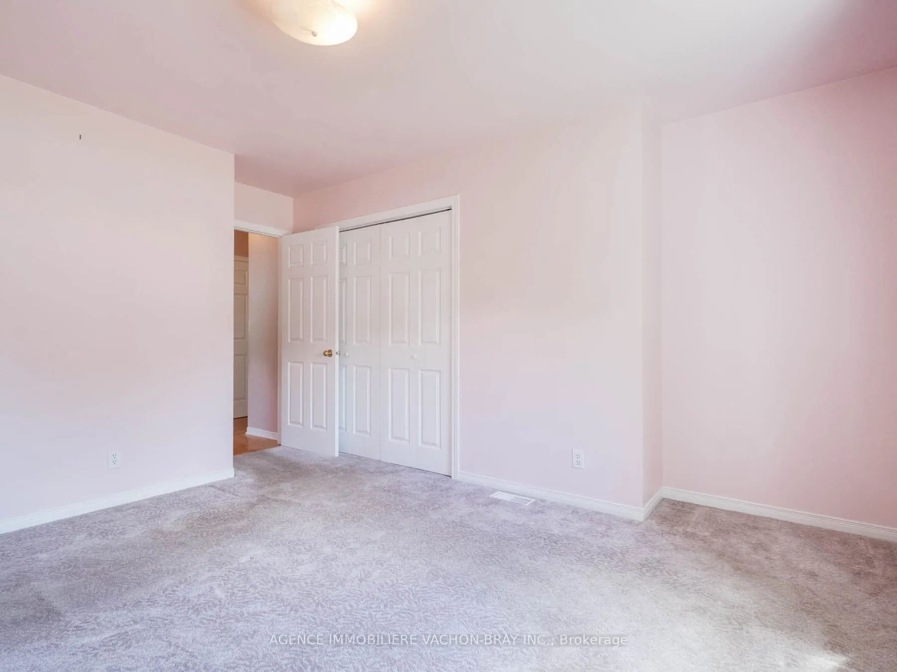 53 Sandfield Avenue N