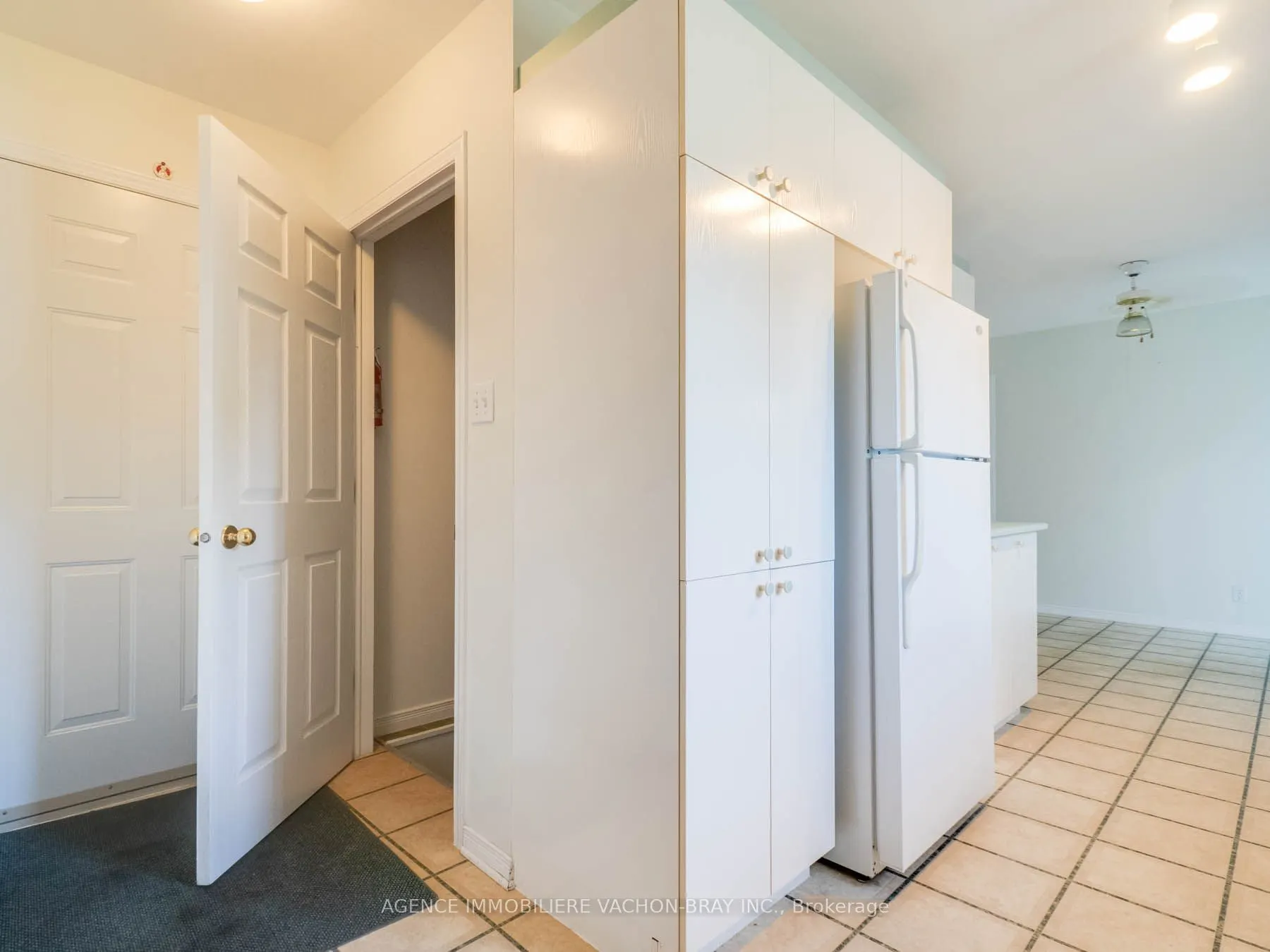 53 Sandfield Avenue N