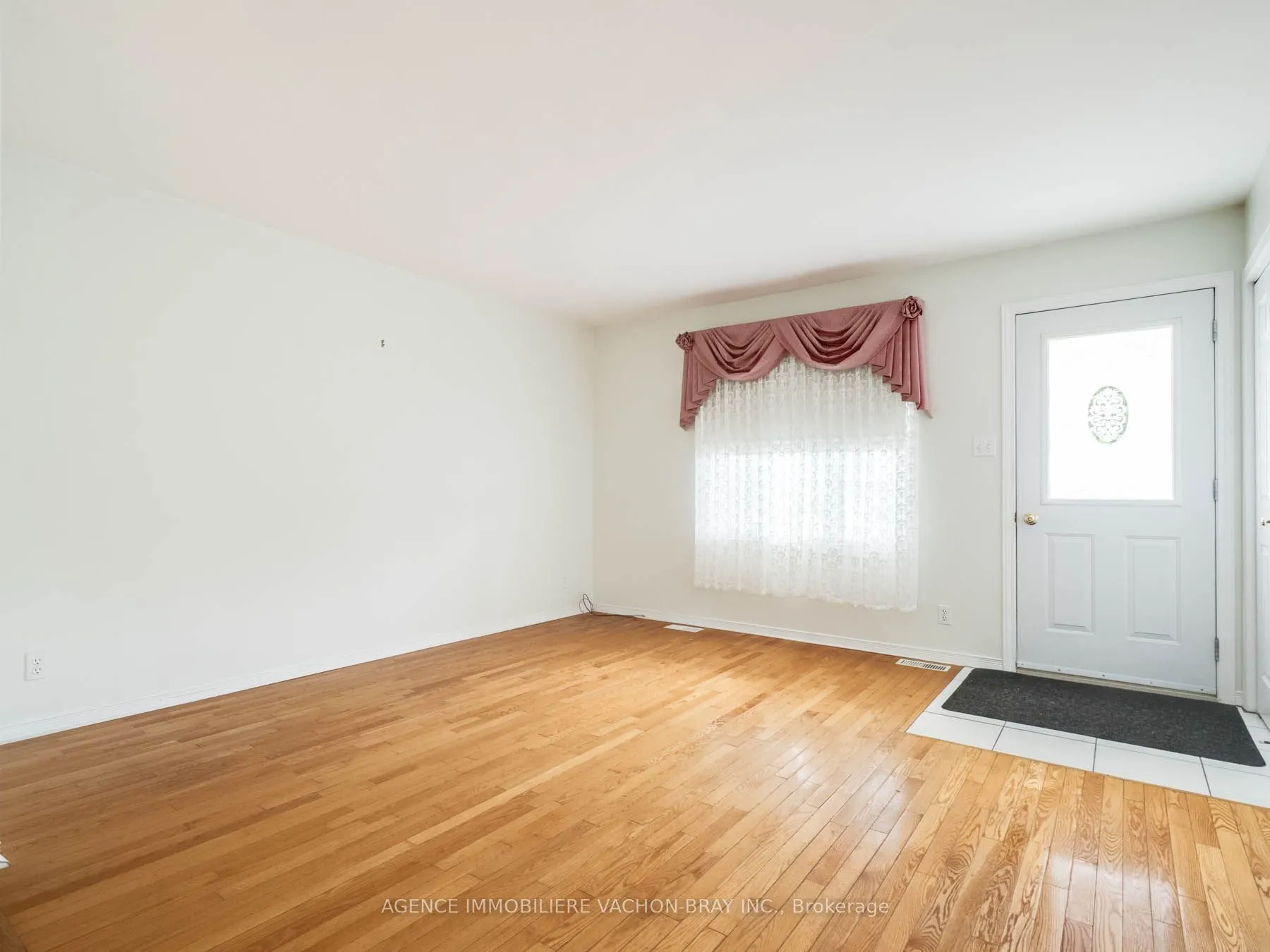 53 Sandfield Avenue N