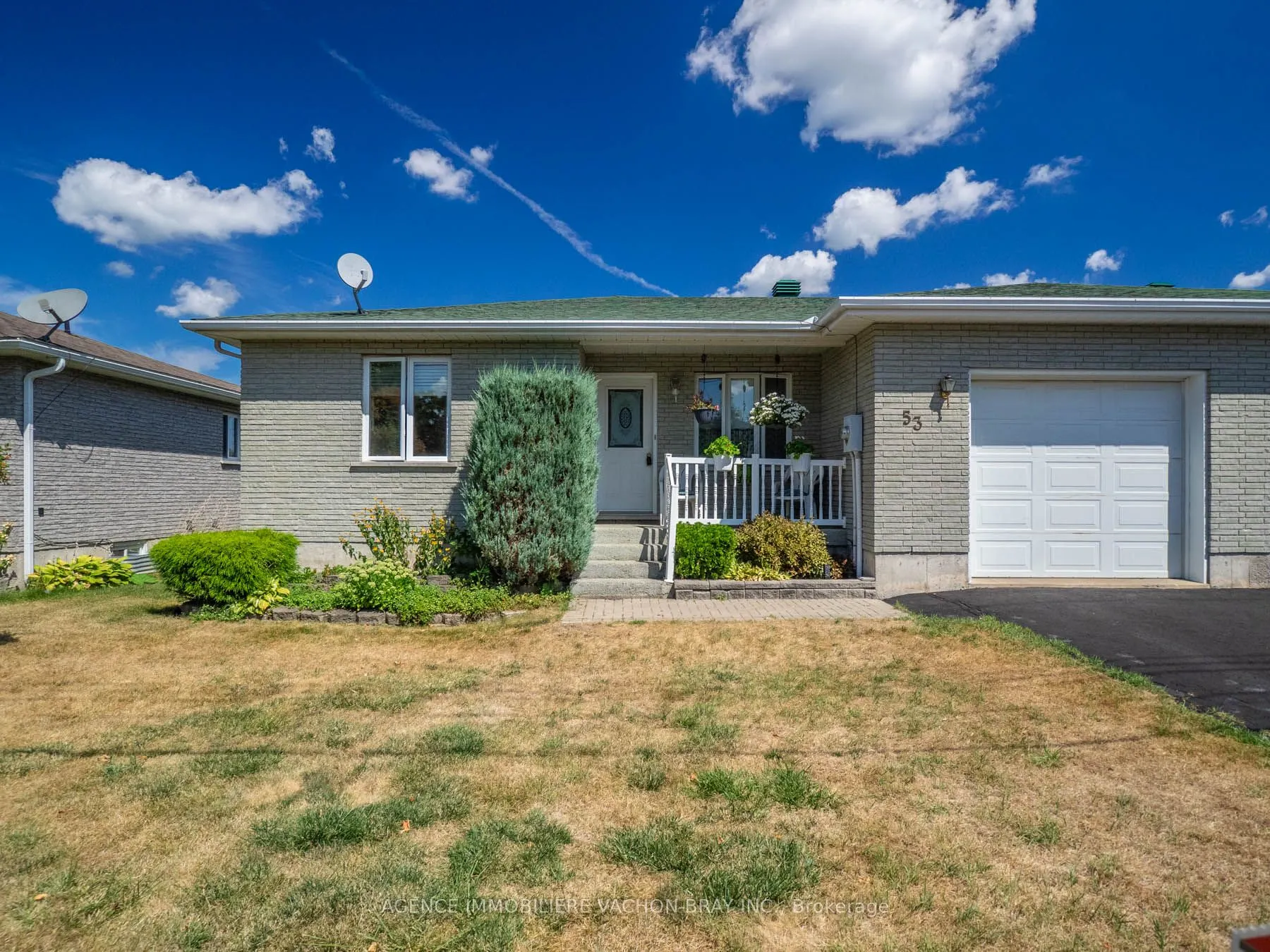53 Sandfield Avenue N