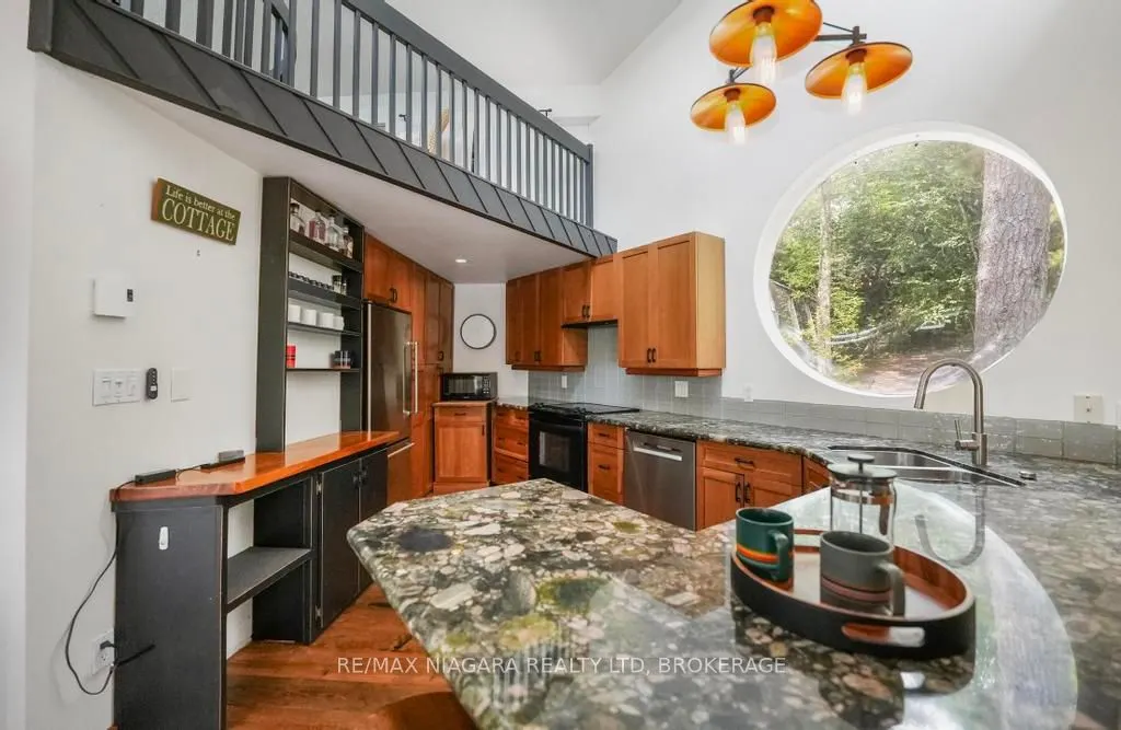1009 Mercedes Drive N