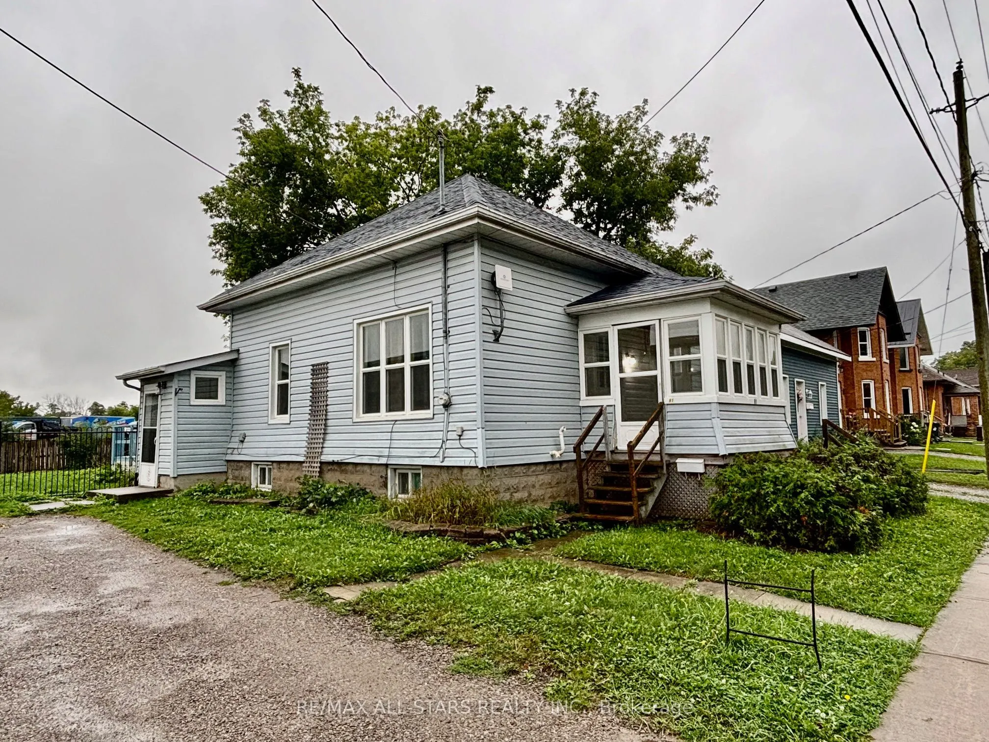 81 Durham Street W