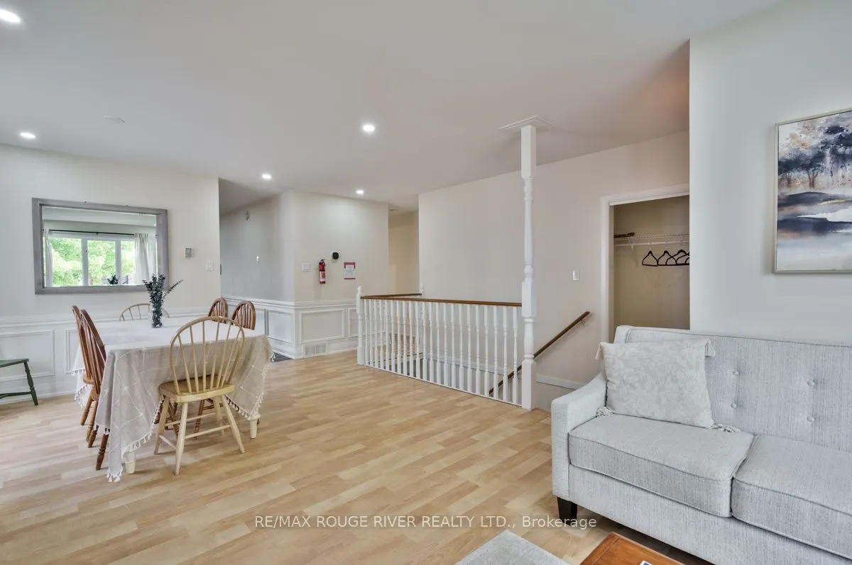 333 Mary Street W