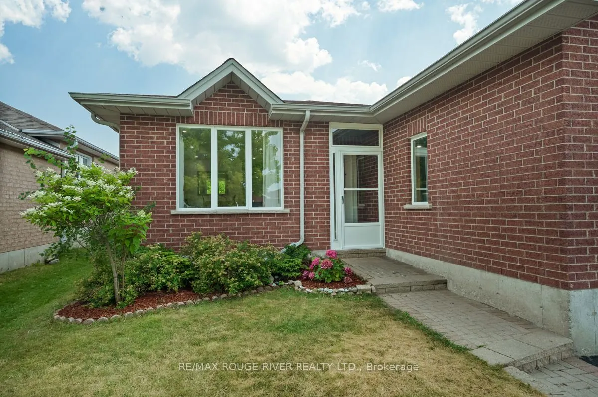 333 Mary Street W