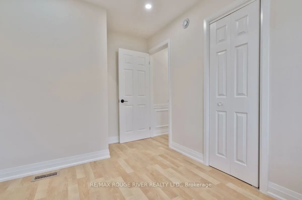 333 Mary Street W