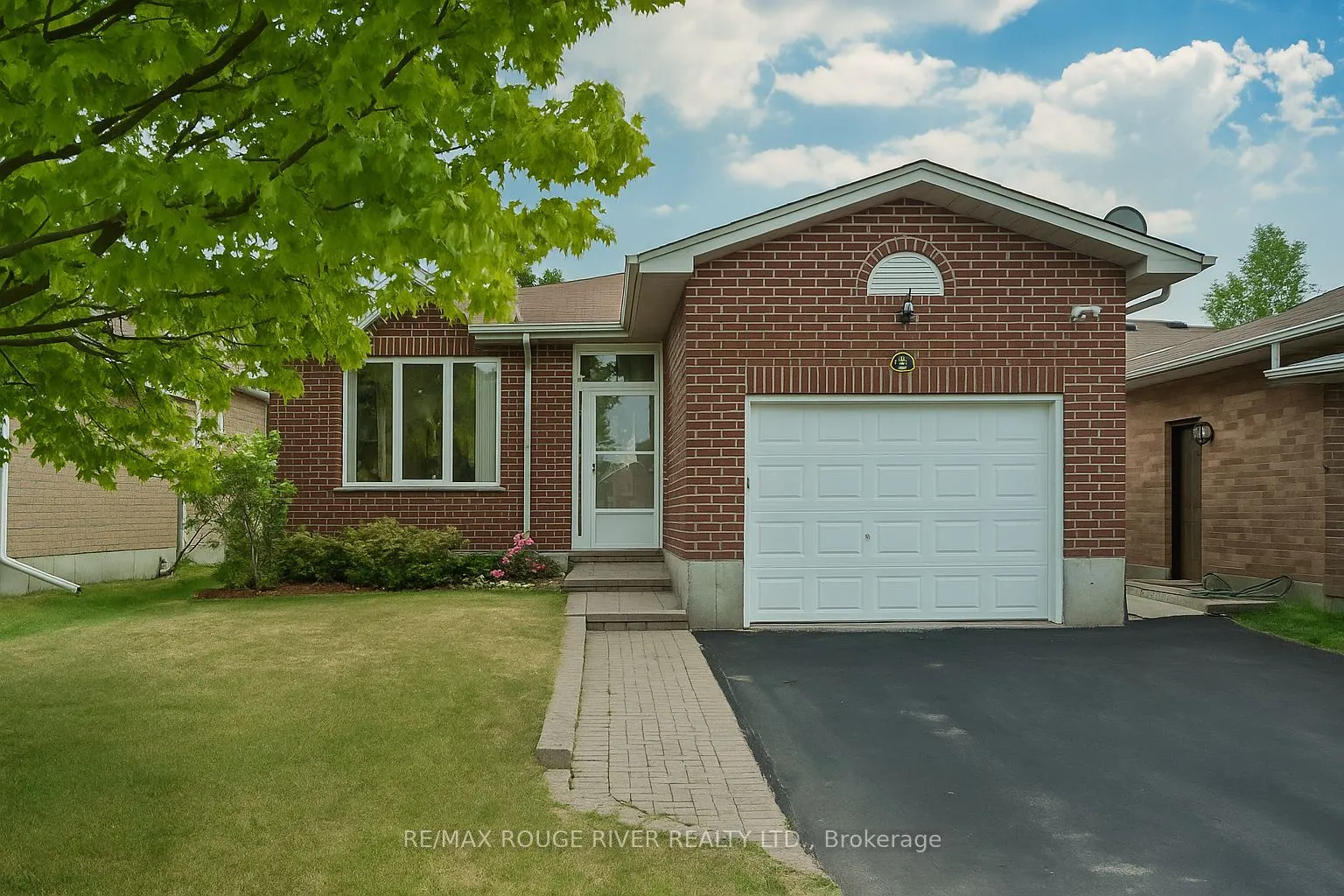 333 Mary Street W