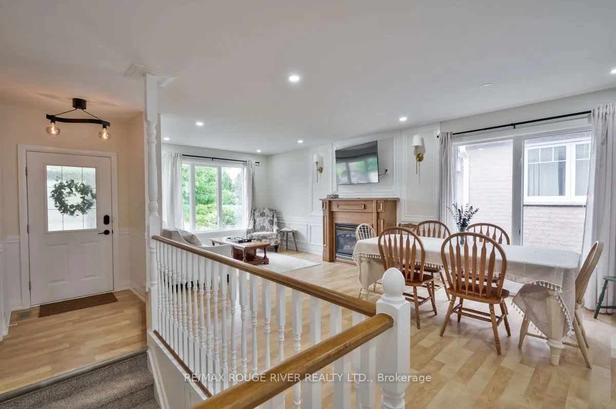 333 Mary Street W