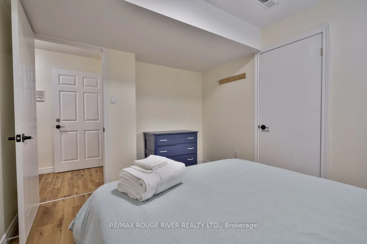 333 Mary Street W