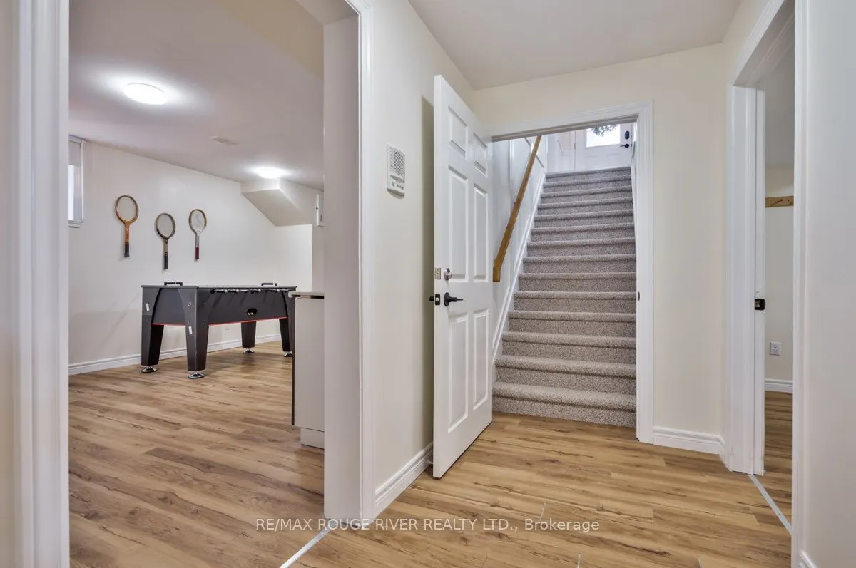 333 Mary Street W