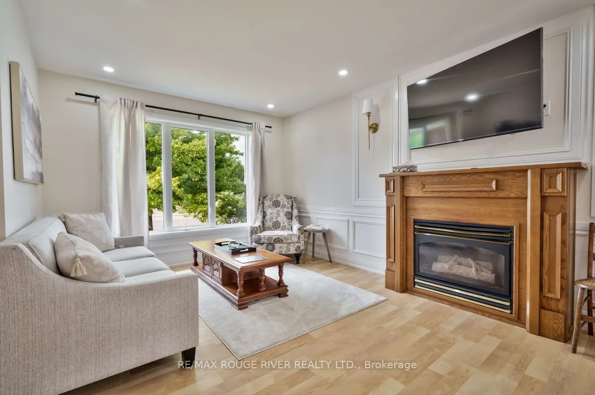 333 Mary Street W