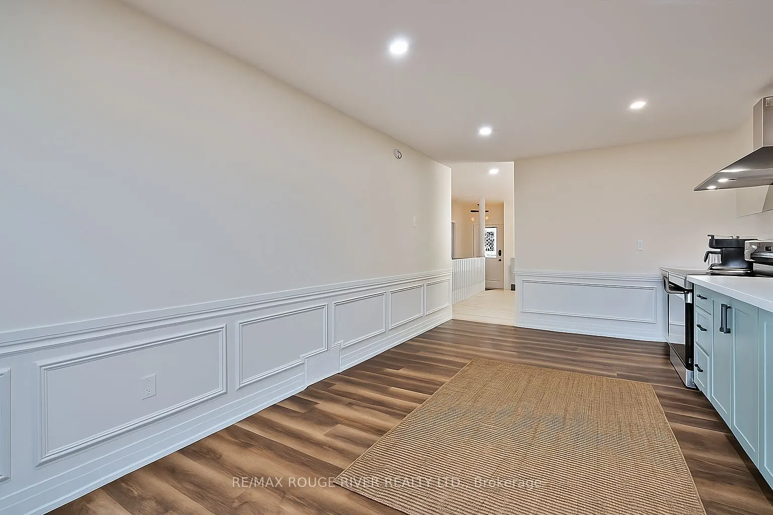 333 Mary Street W